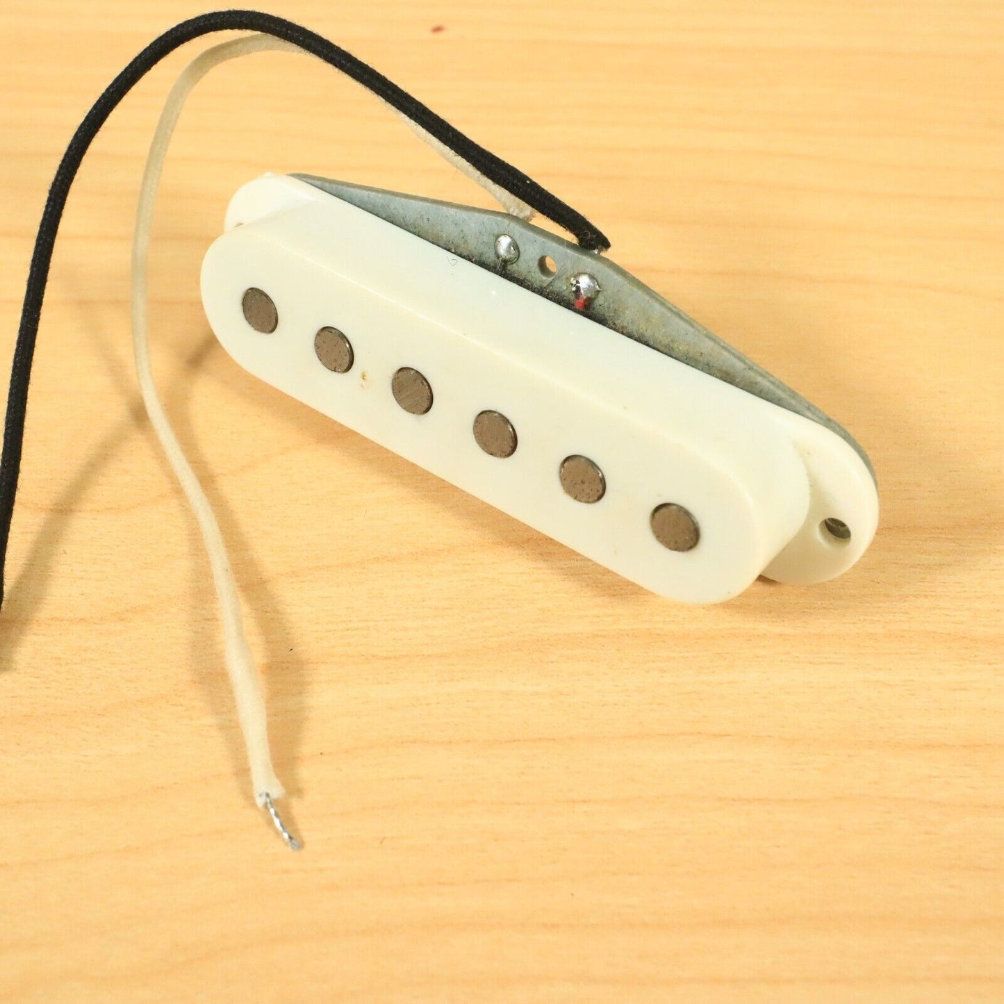 Grey Bottom Single Coil Stratocaster Guitar Pickup White 6.205ohms