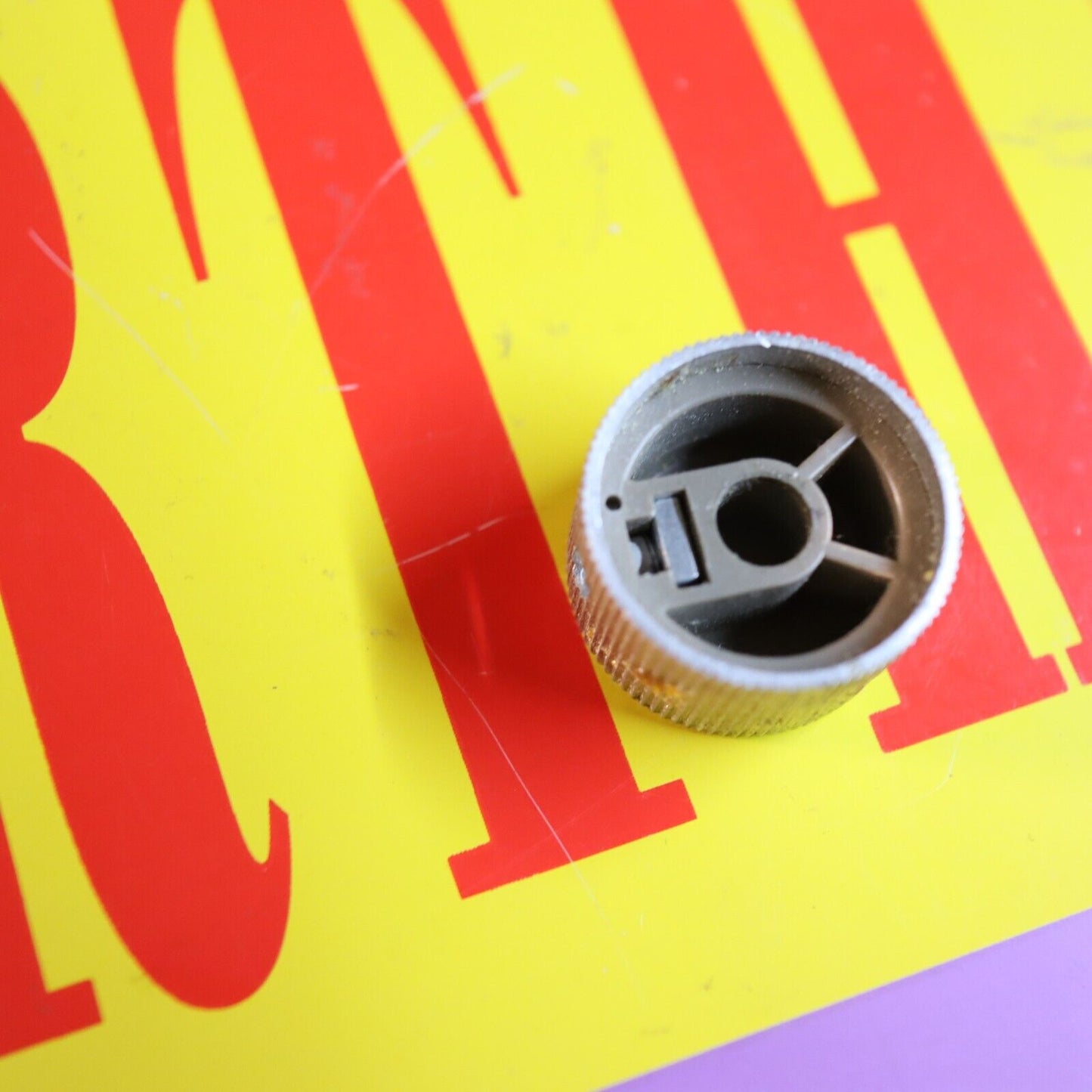 1970s Gretsch Guitar Silver Arrow G Logo Knob