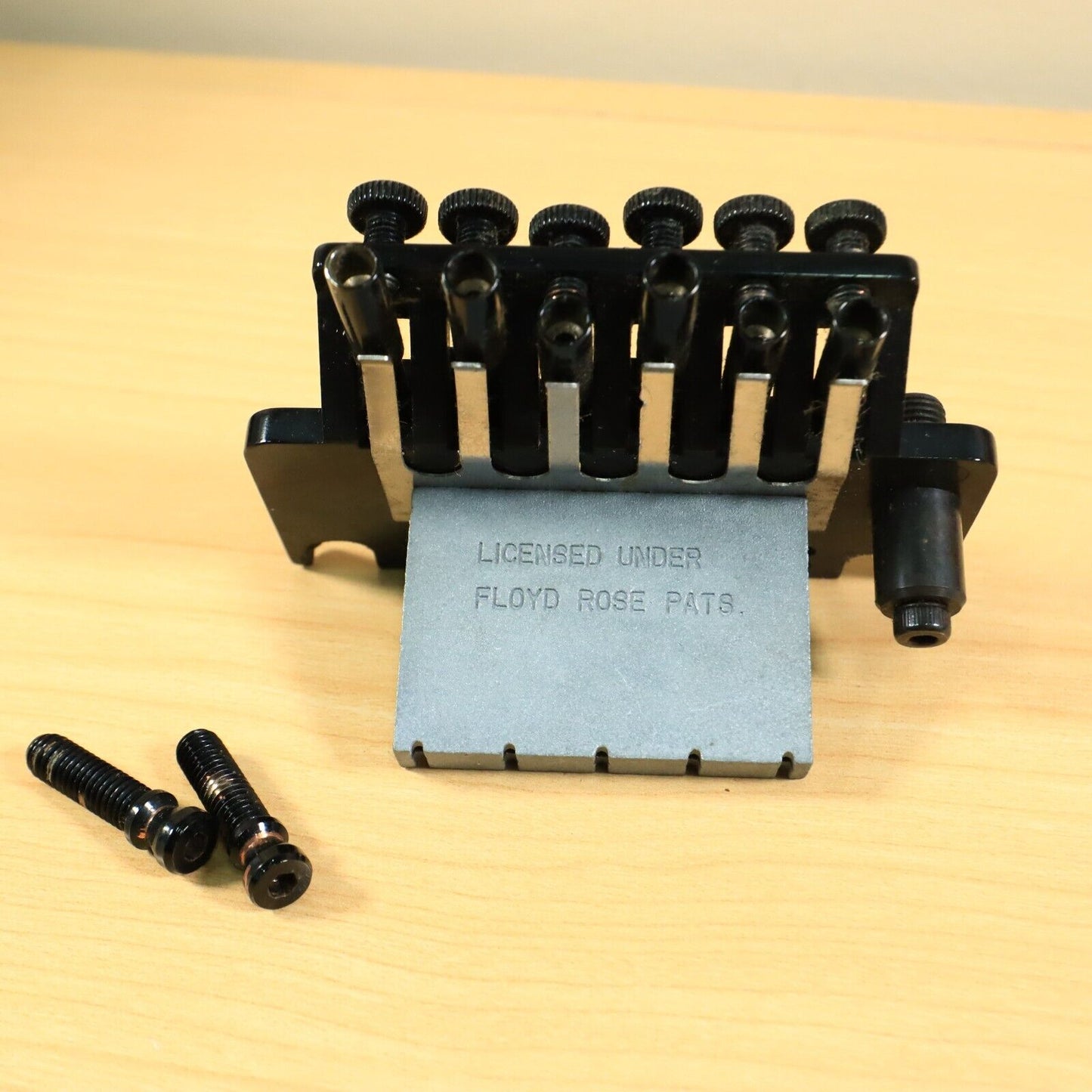 Floyd Rose Licensed String-through Tremolo System