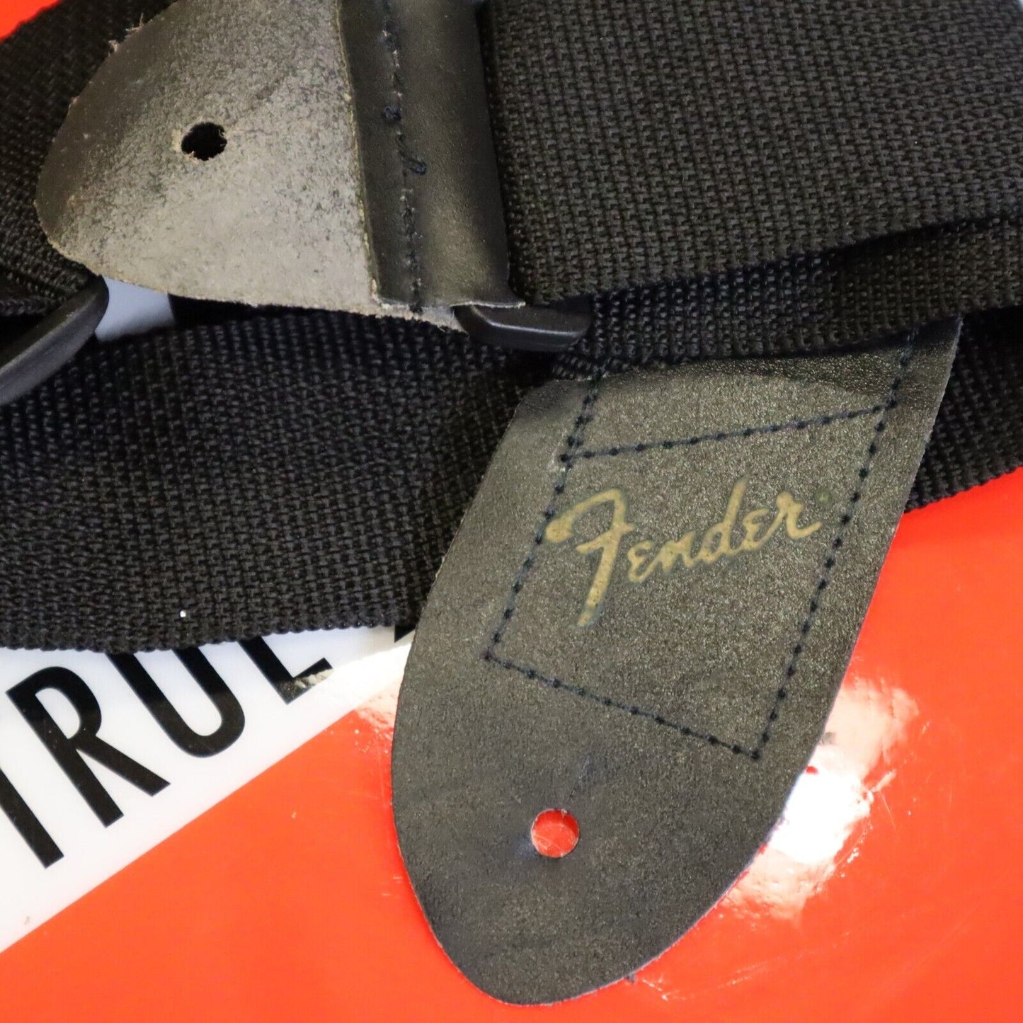 Fender Genuine Guitar Strap 2″ Polyester with Leather Ends