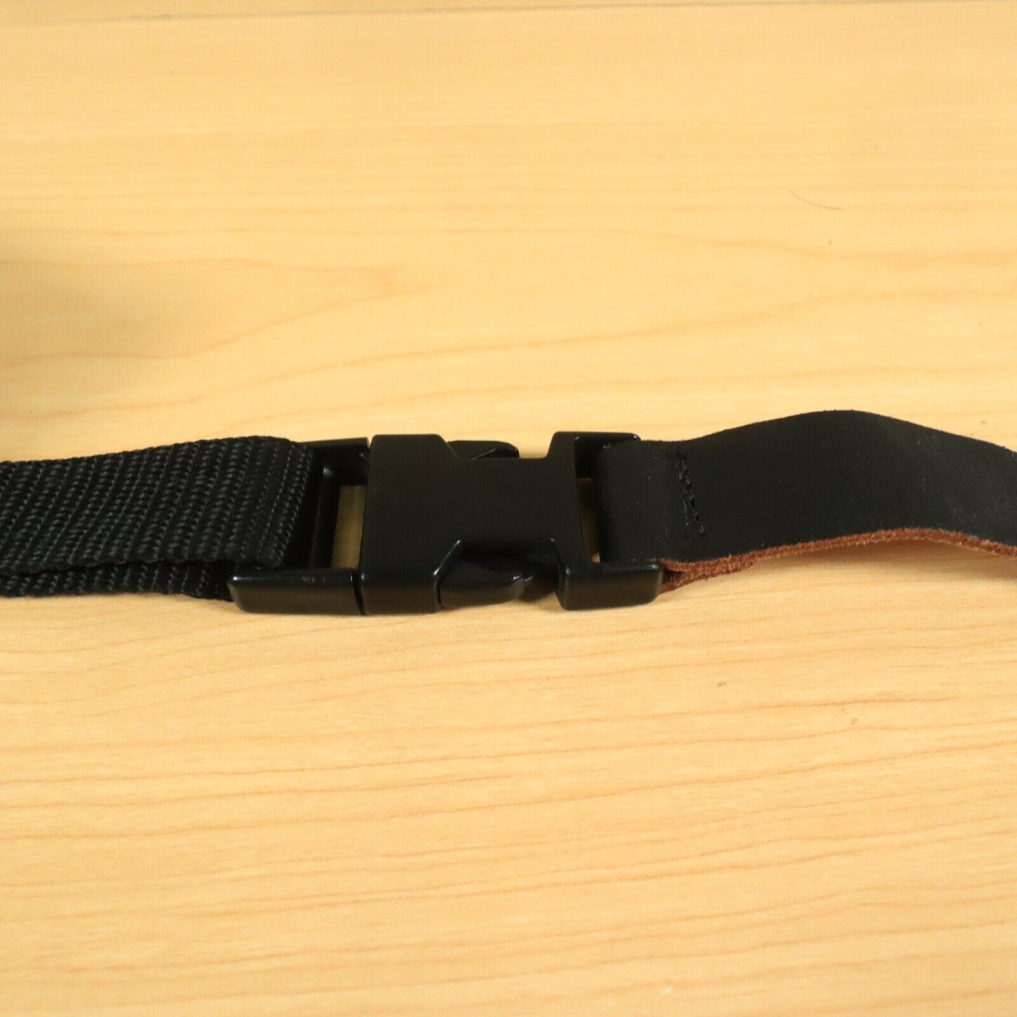 90s DiMarzio ClipLock Guitar Strap Leather ends