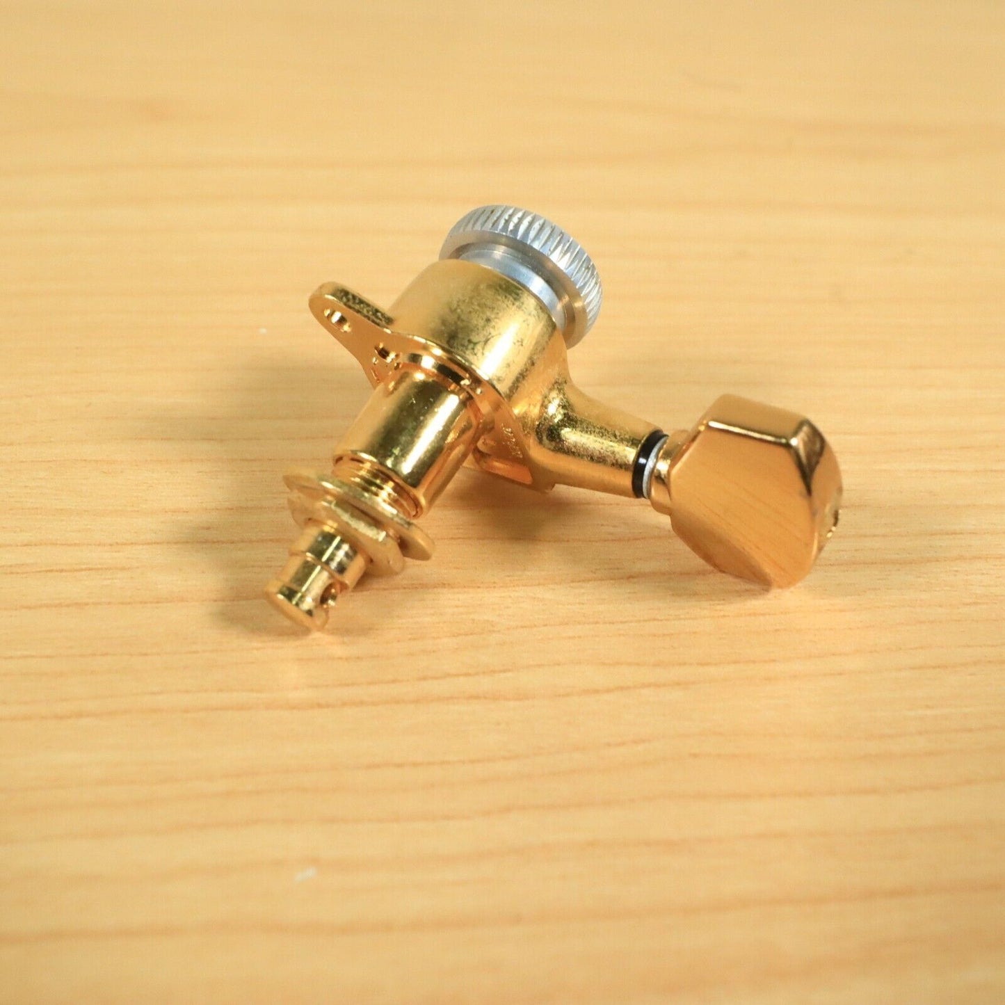 (1) TK-0938-002 Gotoh Locking Tuner Gold Japan (Bass Side or In-Line Inline)
