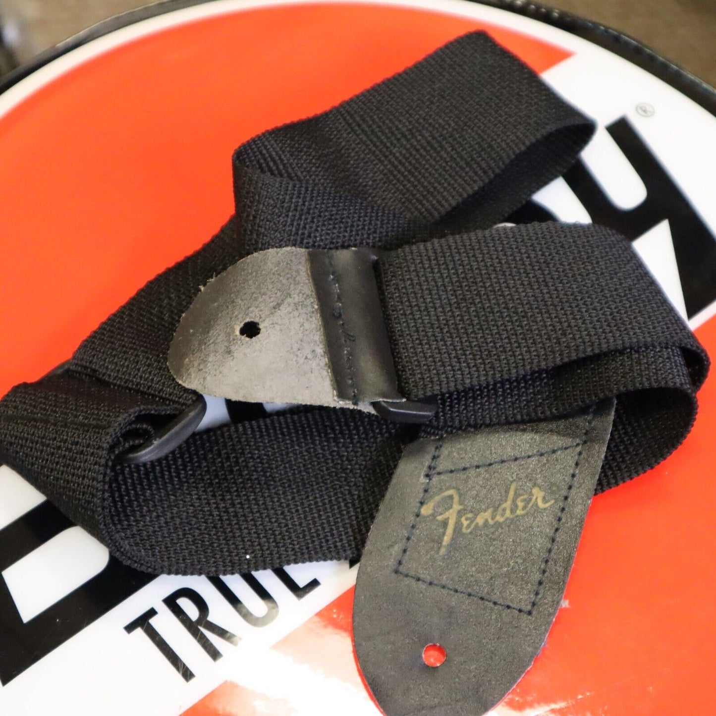 Fender Genuine Guitar Strap 2″ Polyester with Leather Ends