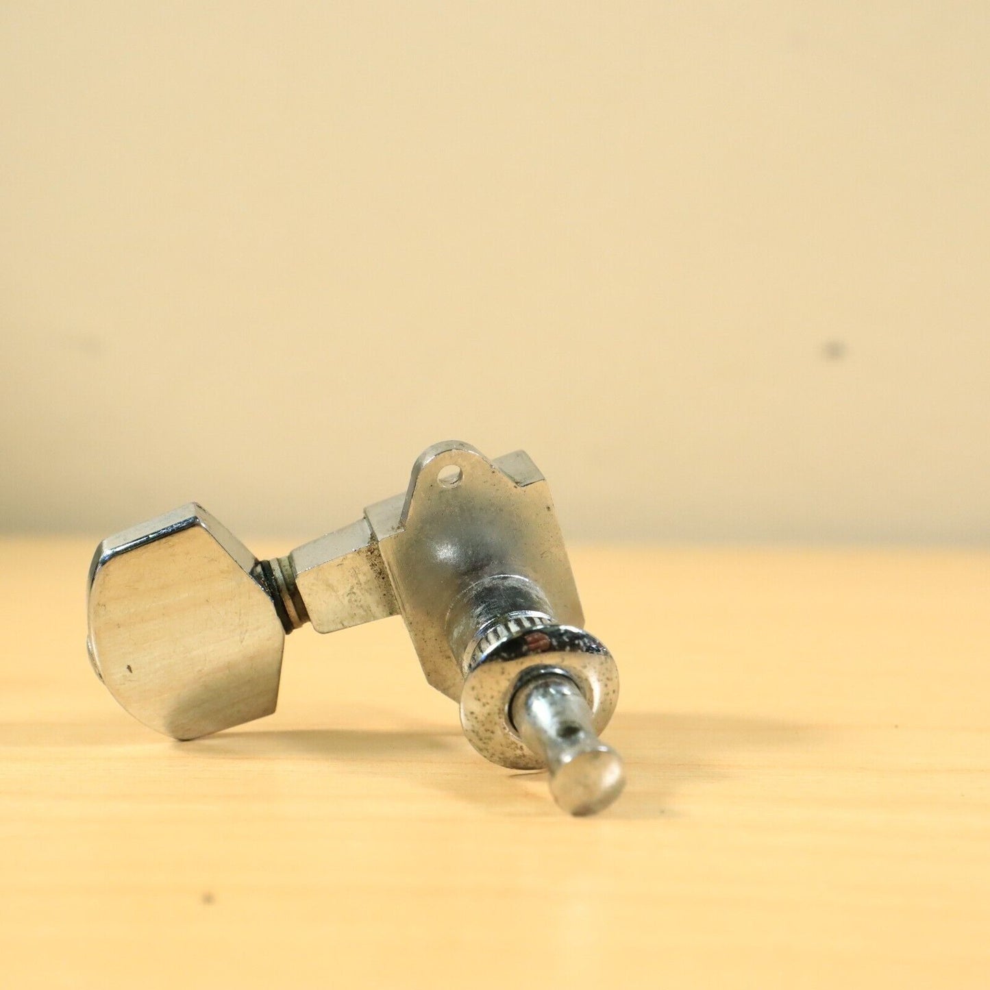 (1) Vintage 80s Gotoh Octagon Machine Head Bass Tuning Peg Tuner Takamine Japan