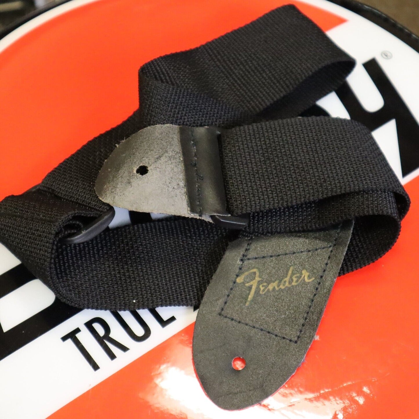 Fender Genuine Guitar Strap 2″ Polyester with Leather Ends