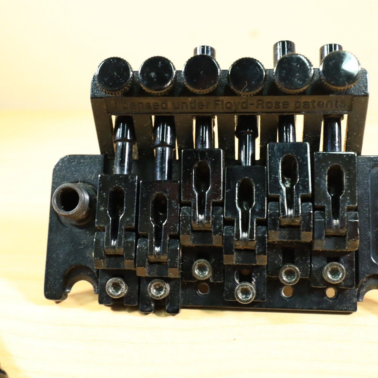 Floyd Rose Licensed String-through Tremolo System