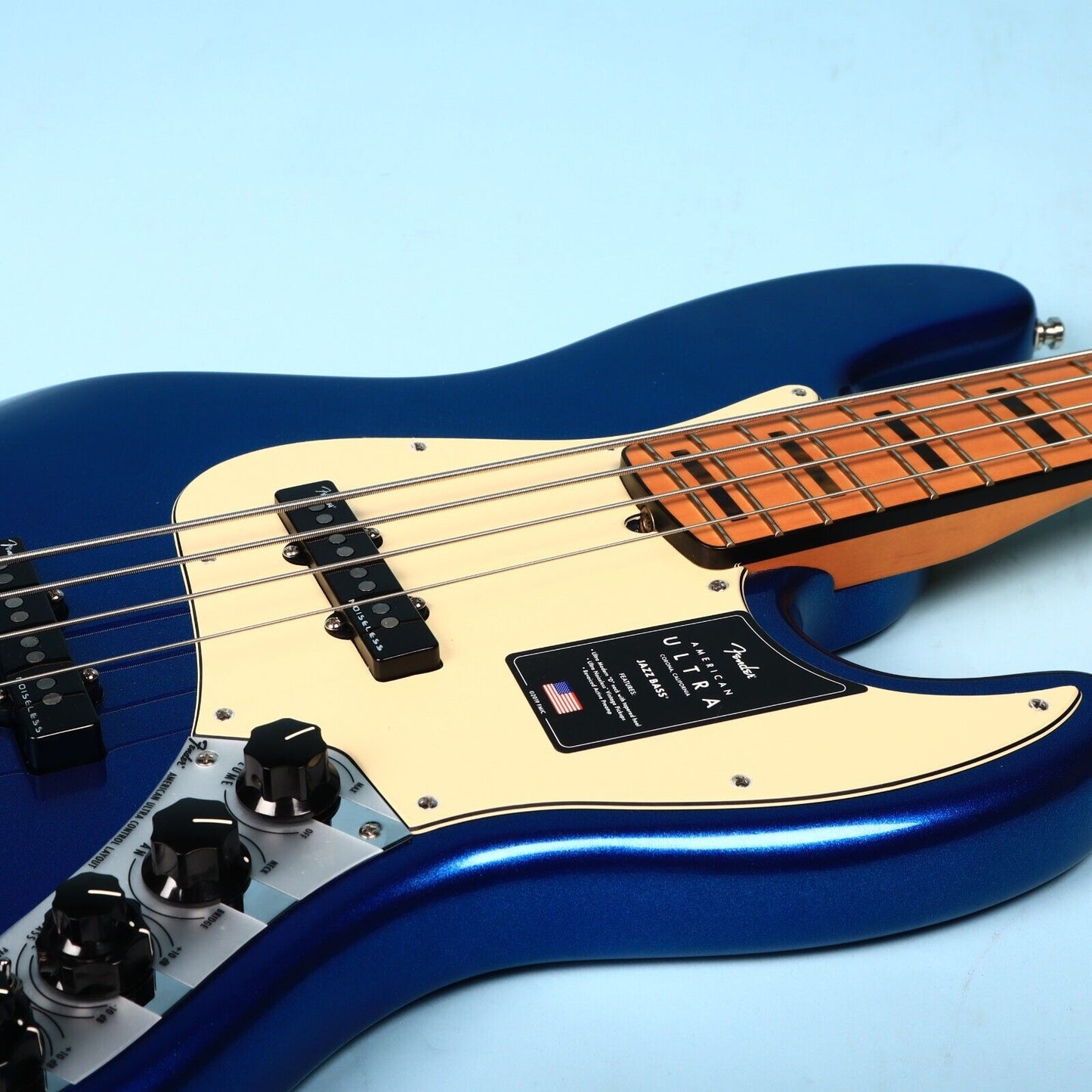 Fender American Ultra Jazz Bass with Maple Fretboard - Cobra Blue
