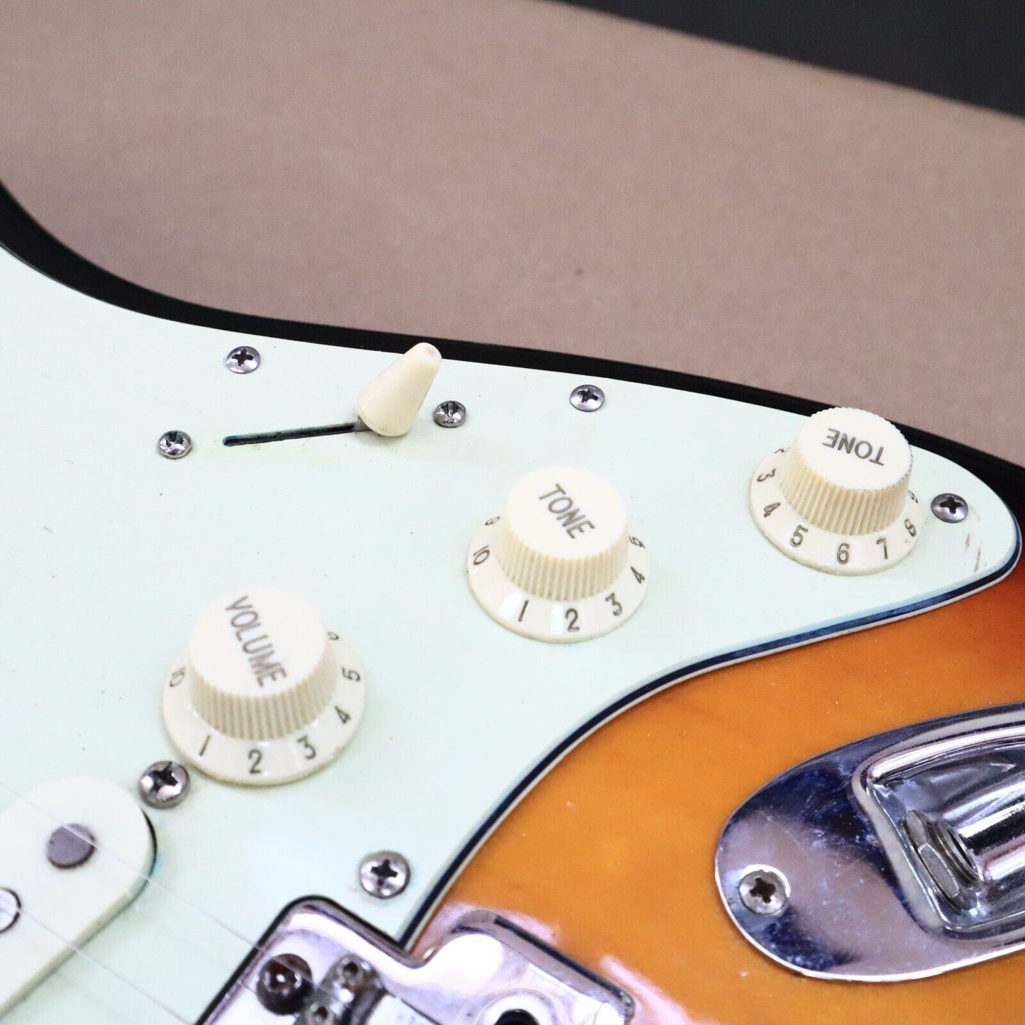2004 Fender Stratocaster Standard Sunburst Mexico MIM Electric Guitar