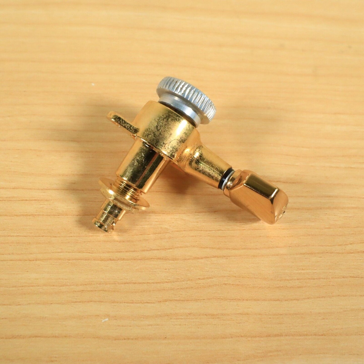 (1) TK-0938-002 Gotoh Locking Tuner Gold Japan (Bass Side or In-Line Inline)