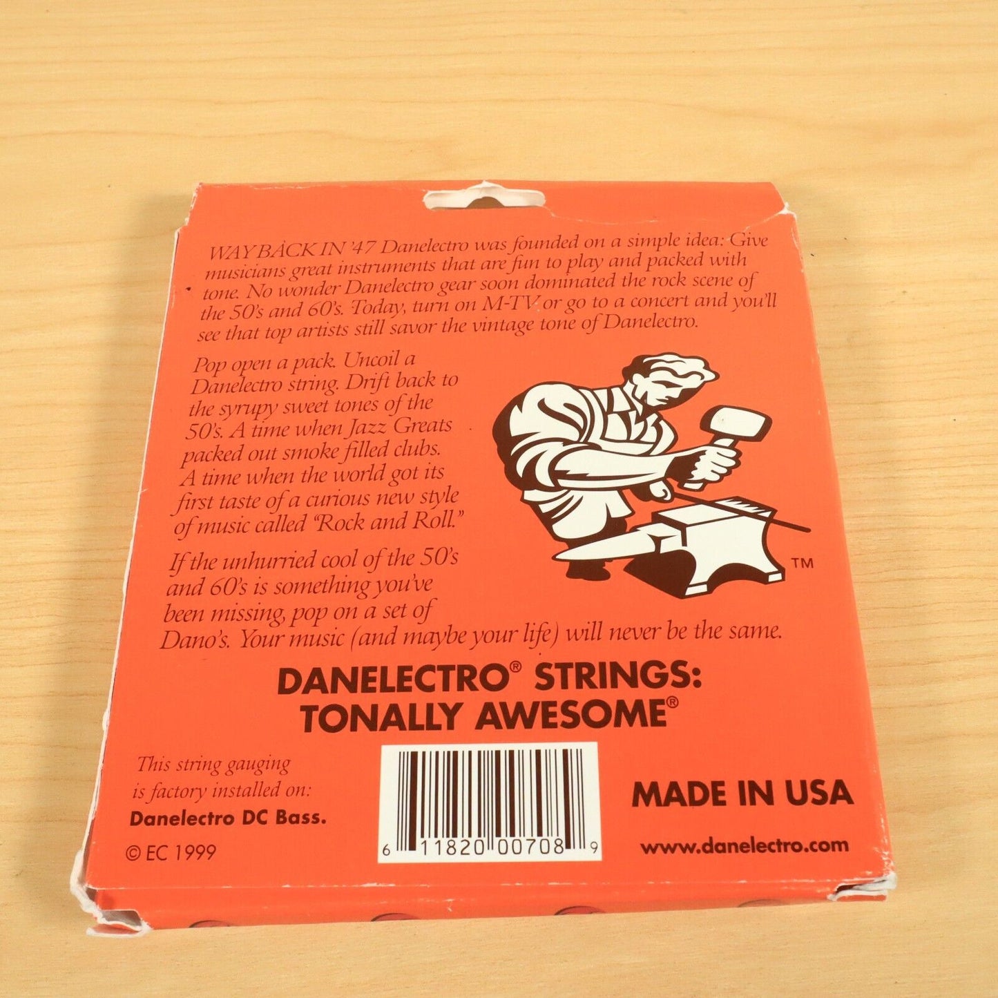 Danelectro Vintage Tone 50 Gauge Long Scale Bass 4 Strings
