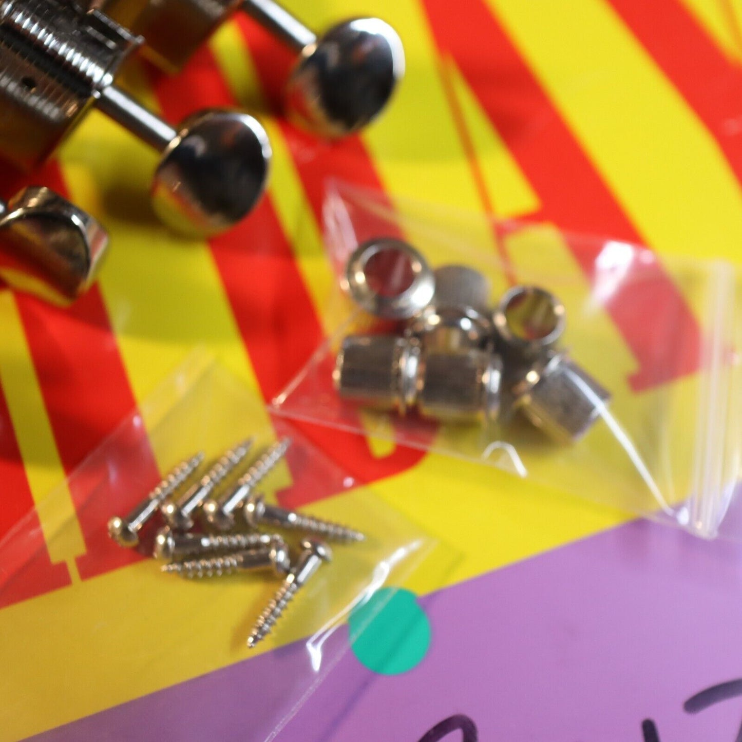 Kluson 6-In-Line Deluxe Series Tuners, Metal Oval Buttons