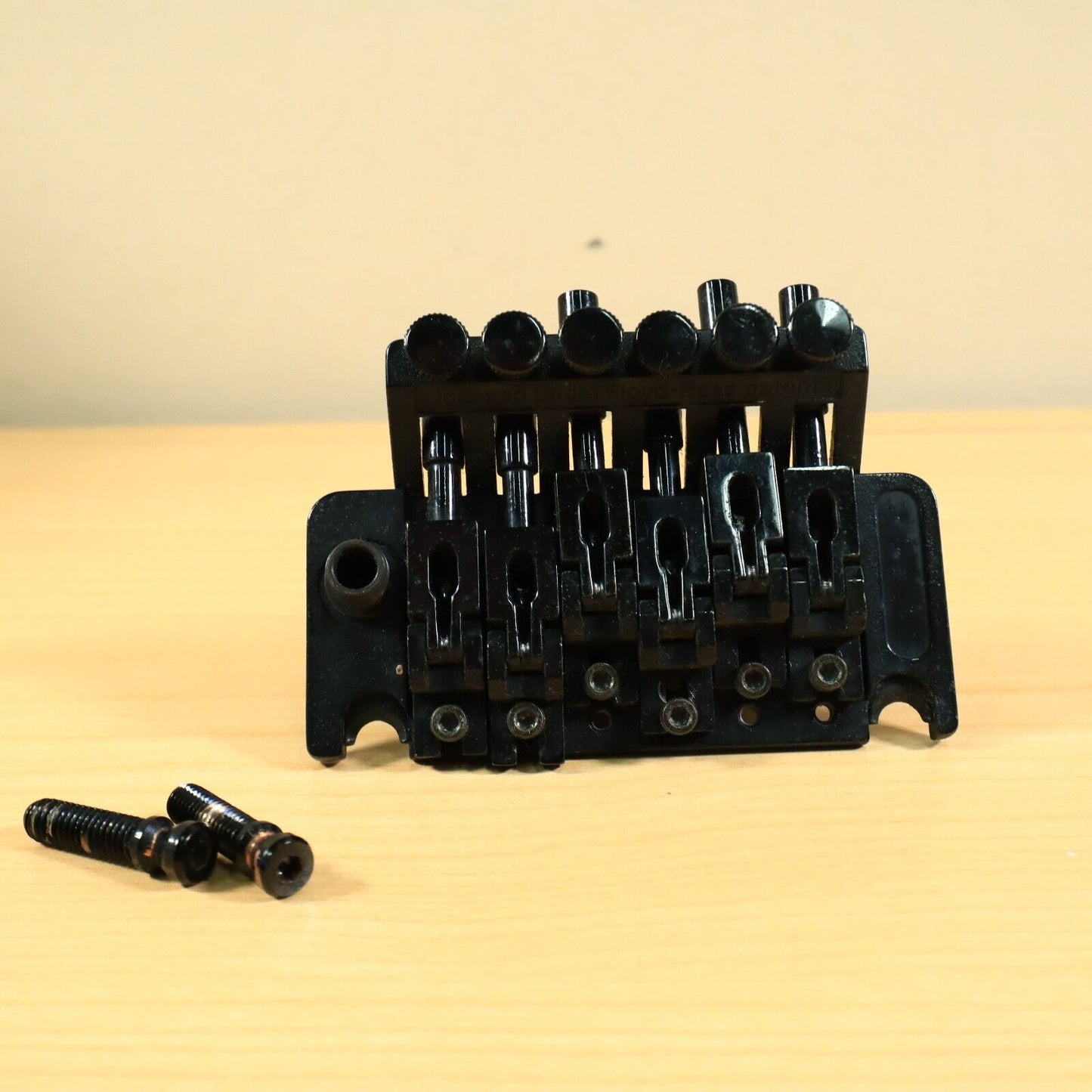 Floyd Rose Licensed String-through Tremolo System