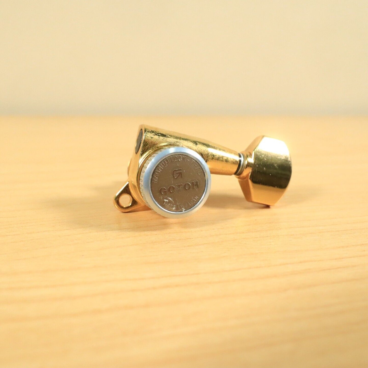 (1) TK-0938-002 Gotoh Locking Tuner Gold Japan (Bass Side or In-Line Inline)