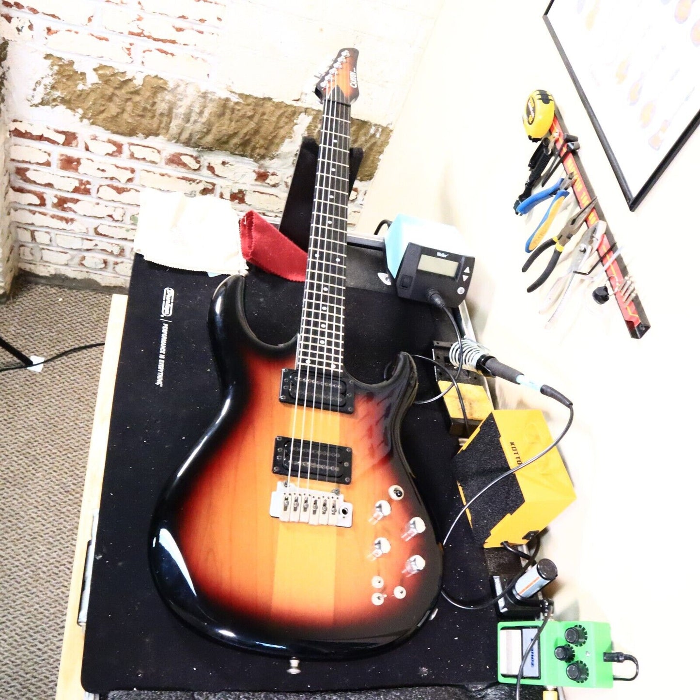 Carvin DC127 Sunburst Electric Guitar