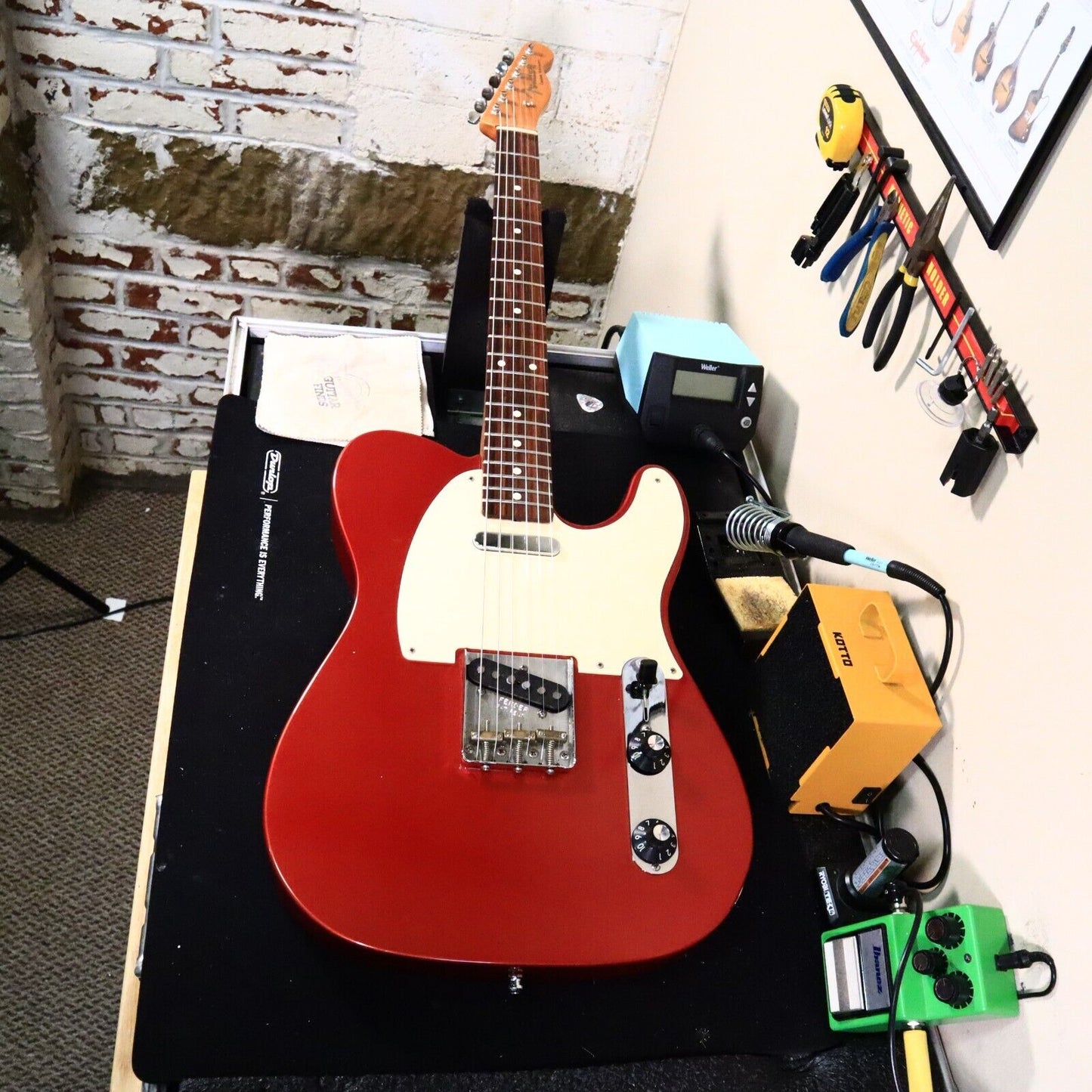 2007 Fender Muddy Waters Signature Artist Telecaster Red MIM Electric Guitar