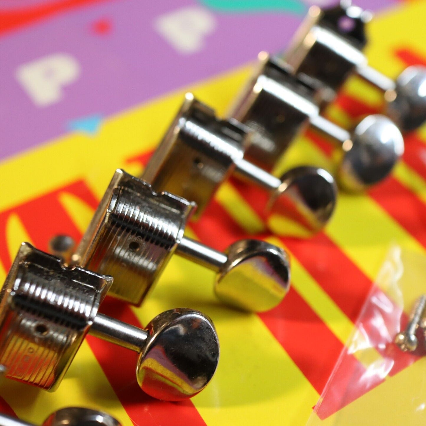 Kluson 6-In-Line Deluxe Series Tuners, Metal Oval Buttons