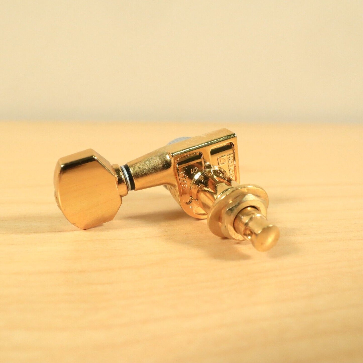 (1) TK-0938-002 Gotoh Locking Tuner Gold Japan (Bass Side or In-Line Inline)