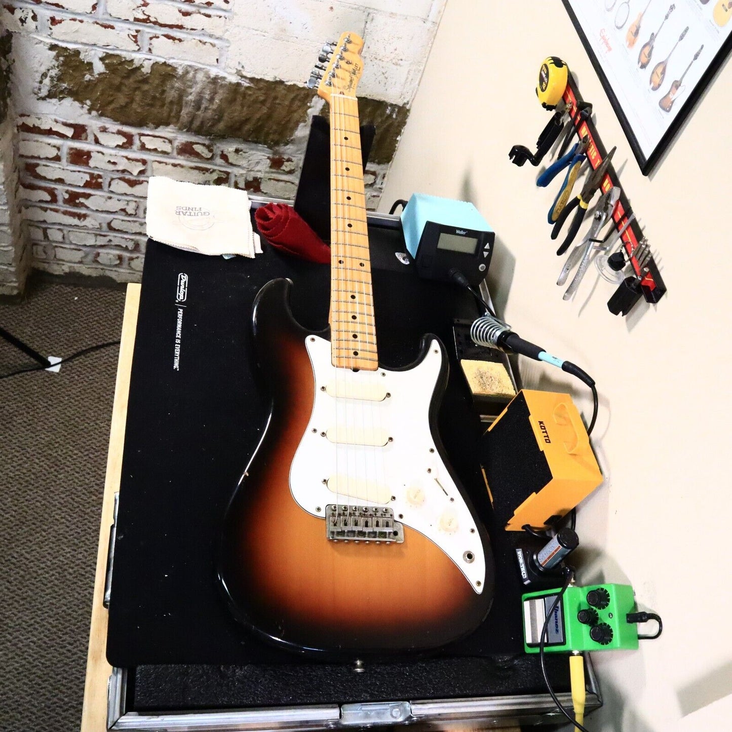 1983 Squier by Fender Bullet ST-3 Japan SQ Sunburst Guitar