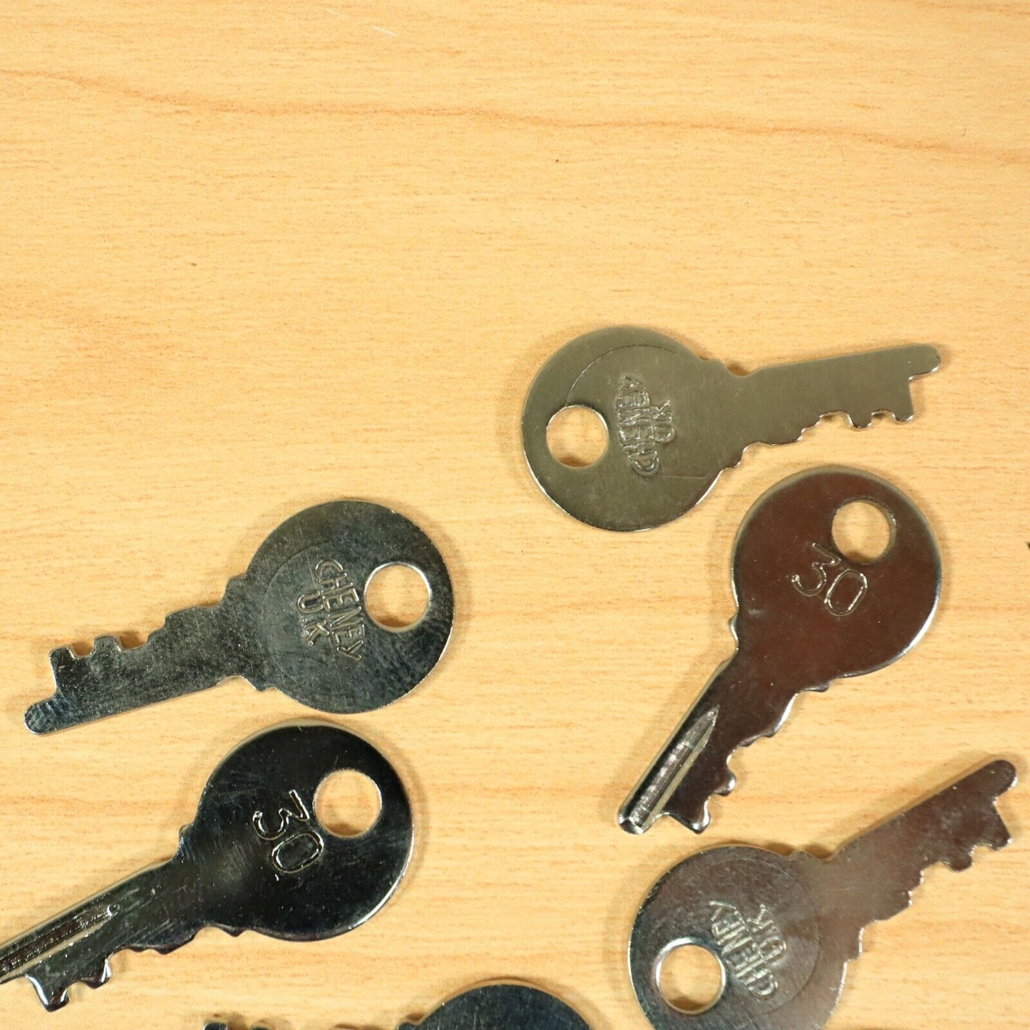 (9) LOT Cheney ENGLAND #30 Guitar Hardshell Fender Case Luggage Key Bundle