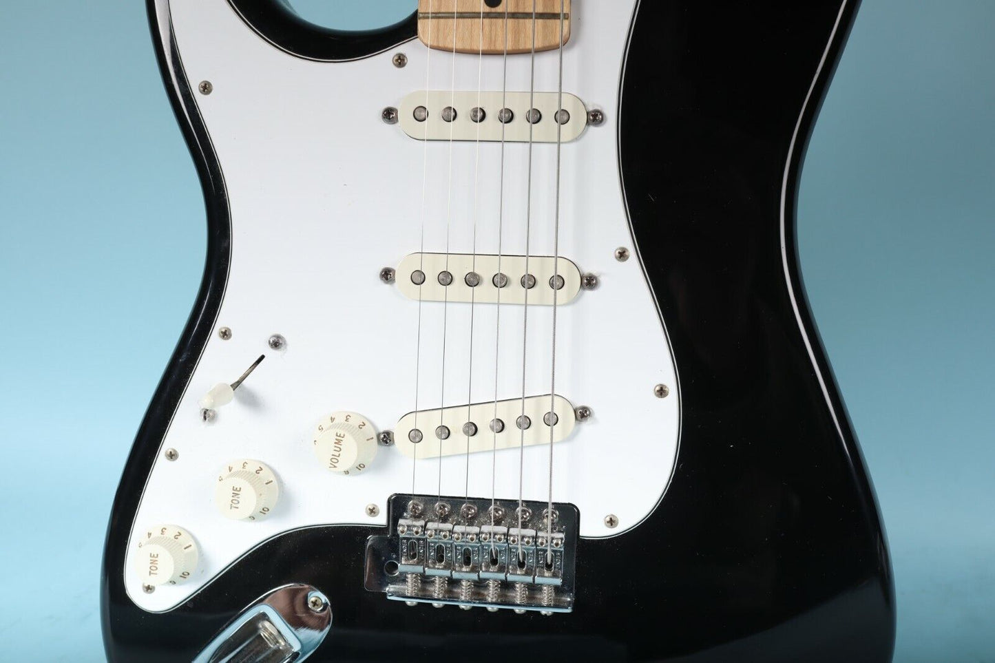 2000 Fender Stratocaster Standard Left-Handed MIM Mexico Maple Electric Guitar