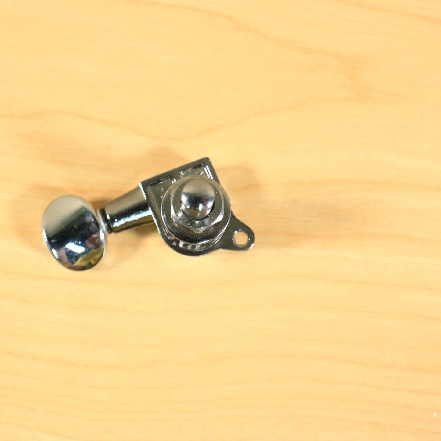 (1) 1980s Fender Gotoh Guitar Tuner Tuning Key Vintage Strat Japan Oval Button