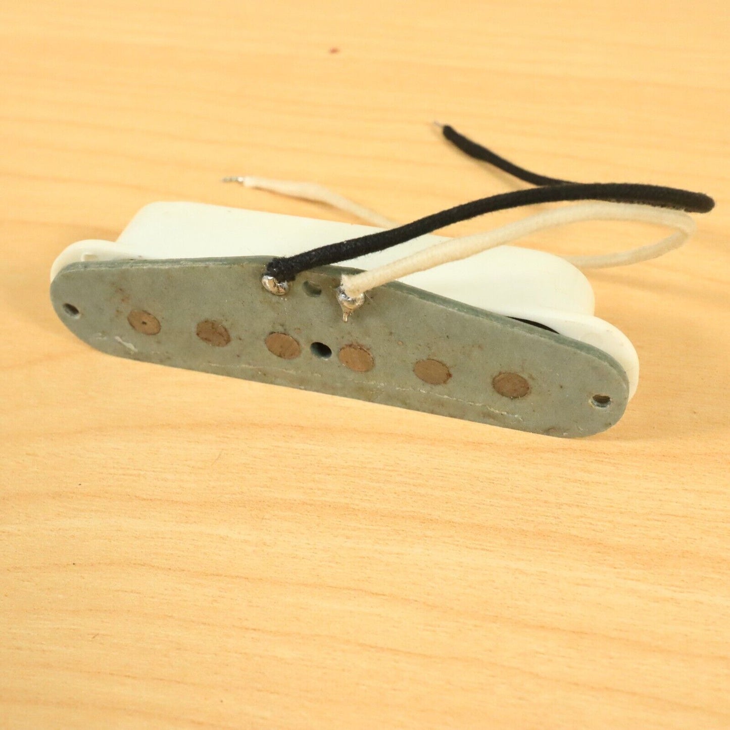 Grey Bottom Single Coil Stratocaster Guitar Pickup White 6.205ohms
