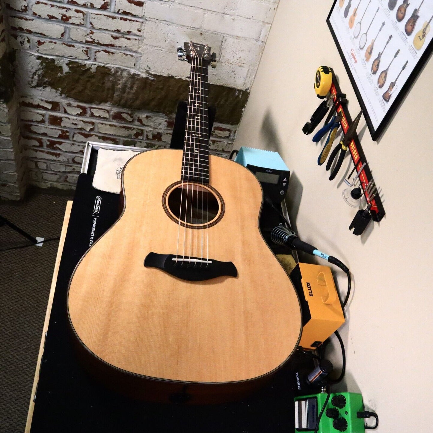 2019 Taylor Acoustic Builder's Edition 517e Guitar