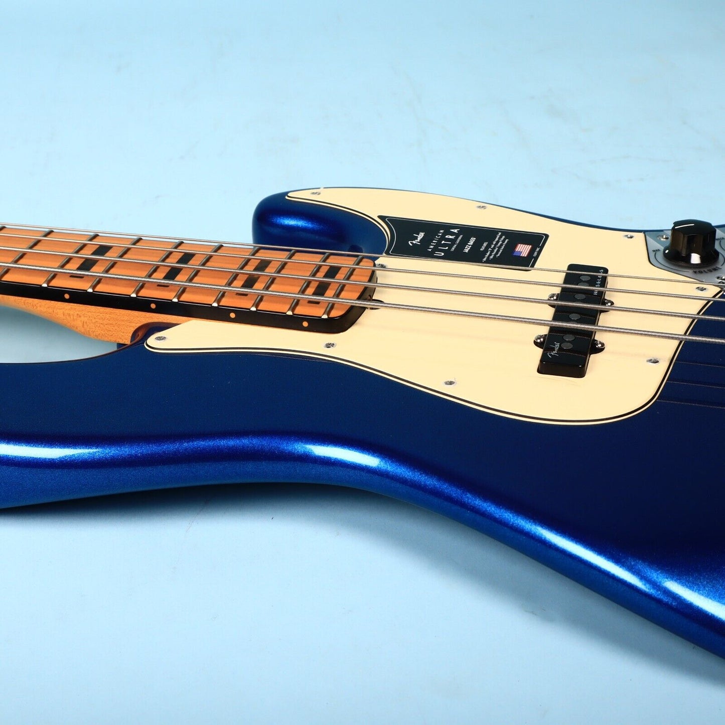 Fender American Ultra Jazz Bass with Maple Fretboard - Cobra Blue