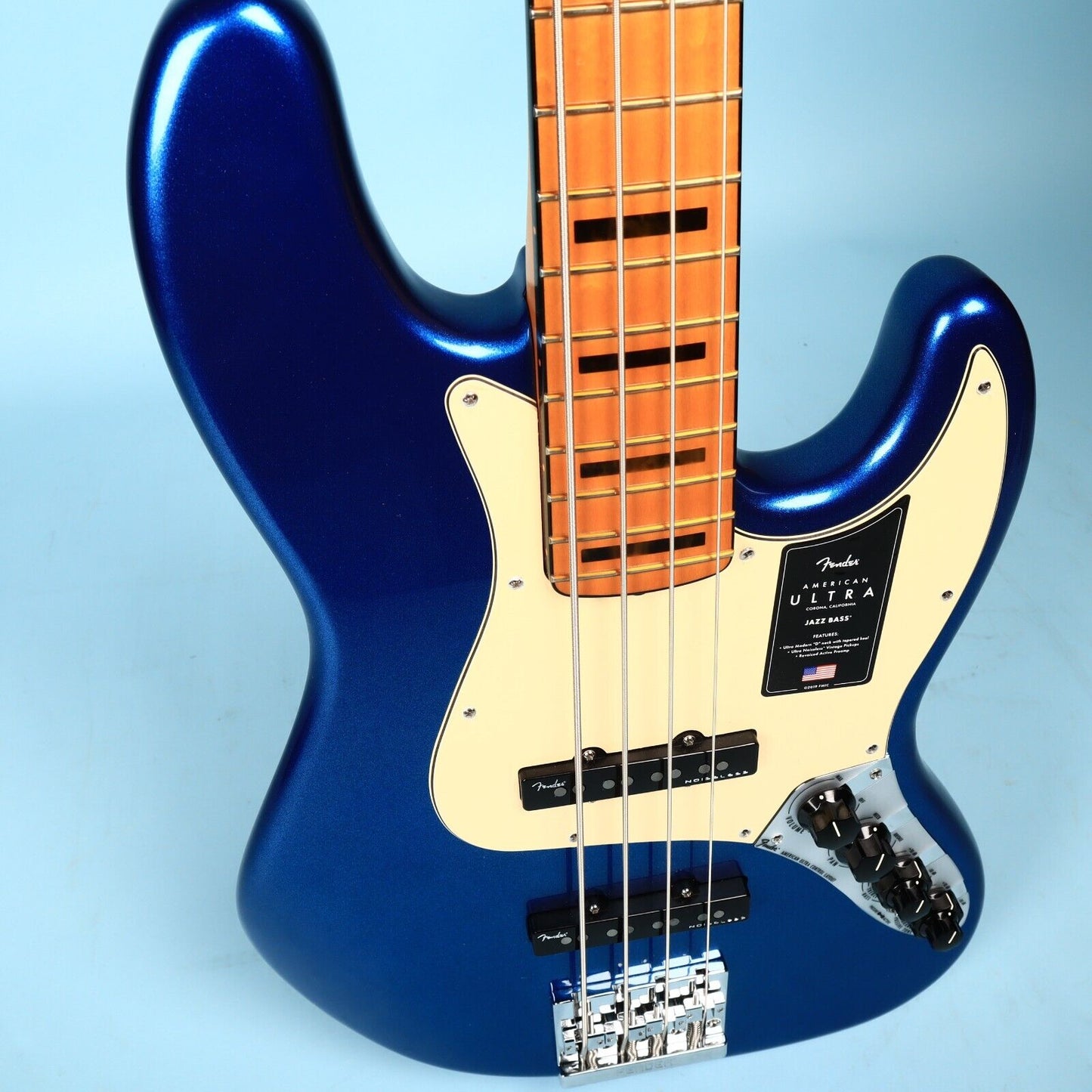 Fender American Ultra Jazz Bass with Maple Fretboard - Cobra Blue