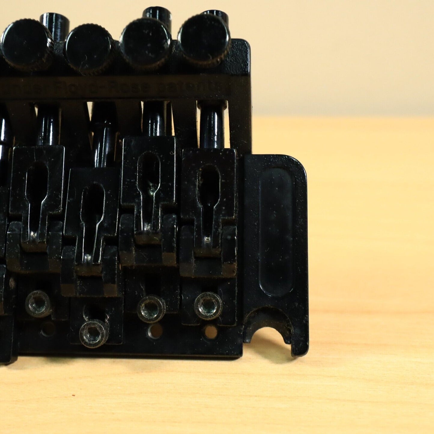 Floyd Rose Licensed String-through Tremolo System