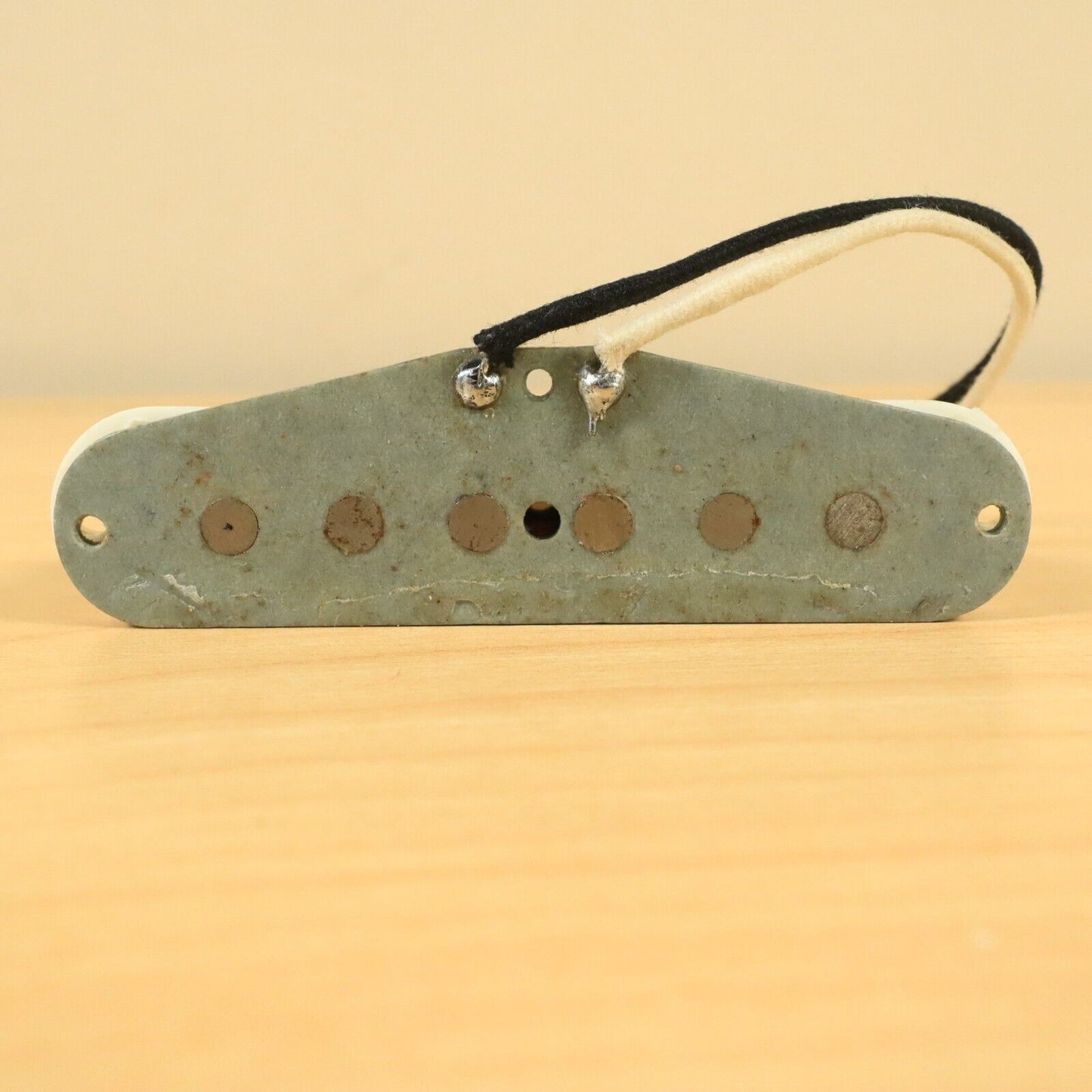 Grey Bottom Single Coil Stratocaster Guitar Pickup White 6.205ohms