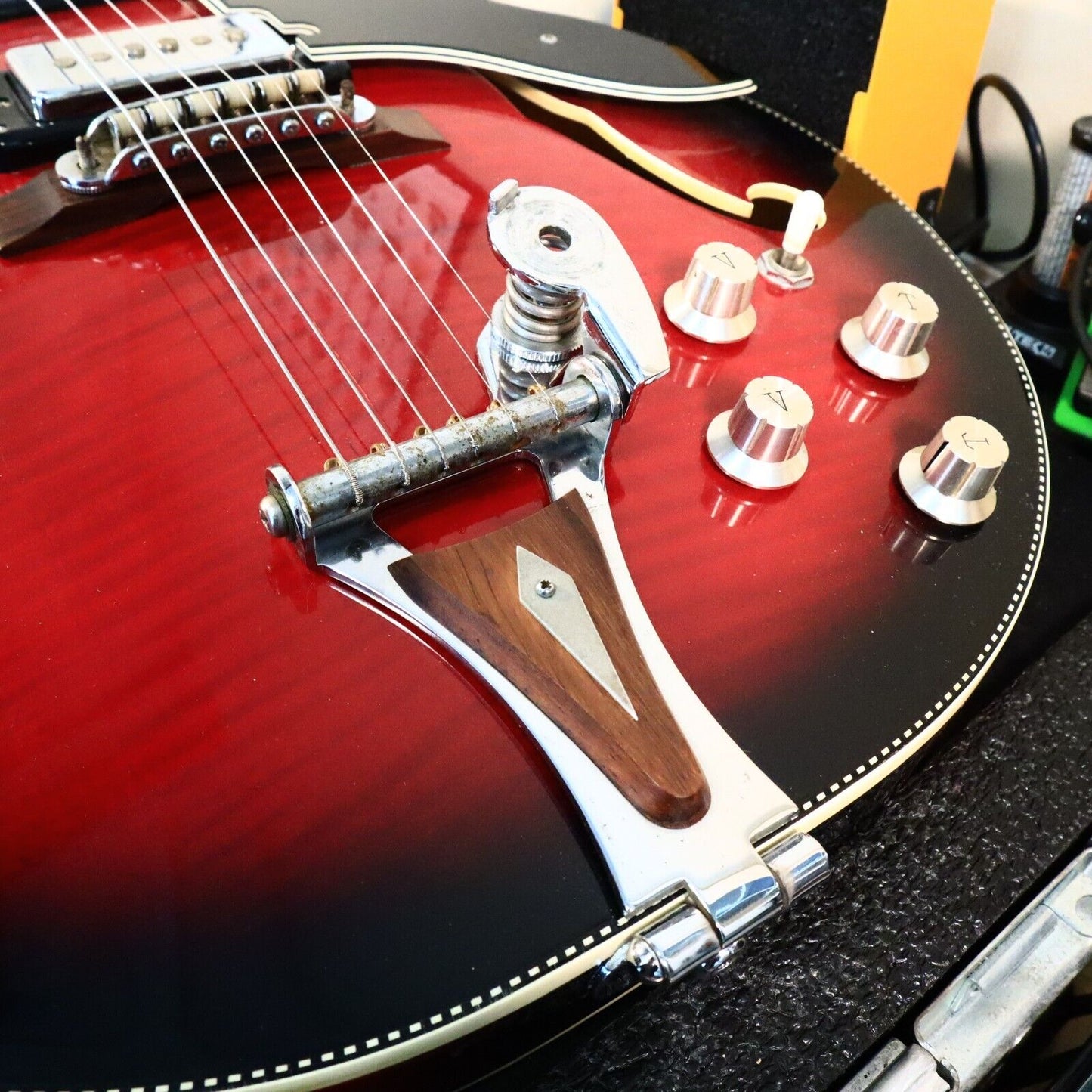 Realistic Univox Matsumoku 335 Hollow body Electric Guitar