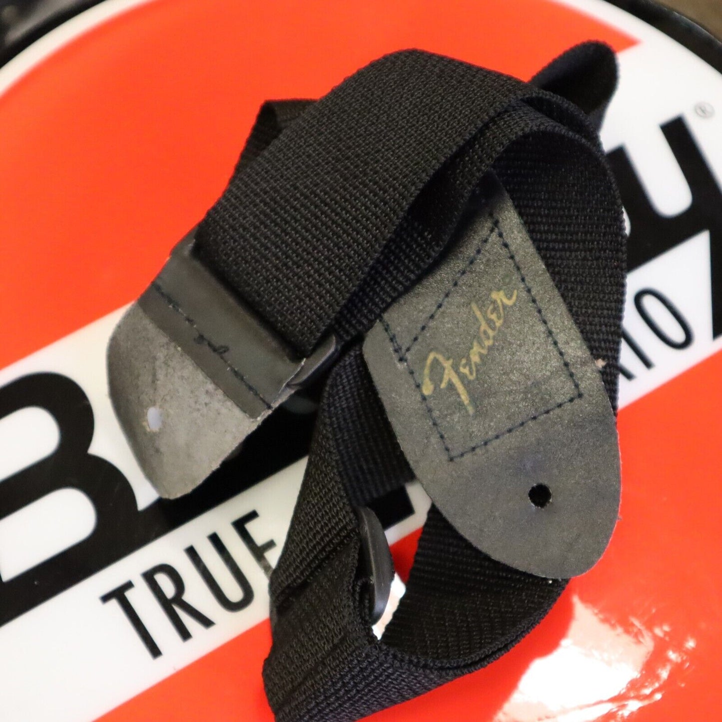 Fender Genuine Guitar Strap 2″ Polyester with Leather Ends