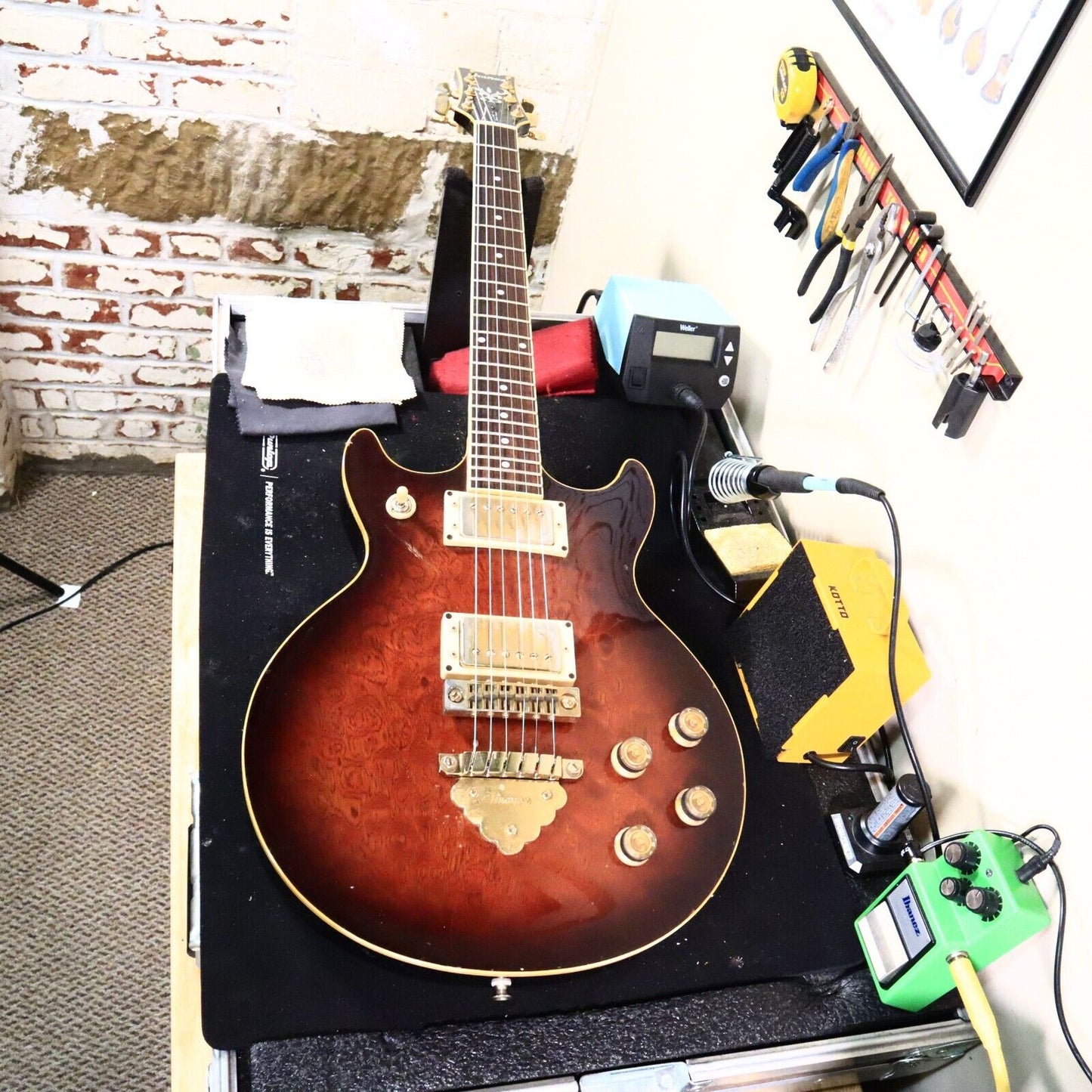 1982 Ibanez Artist AR-105 Tobacco Sunburst Antique Violin Electric Guitar