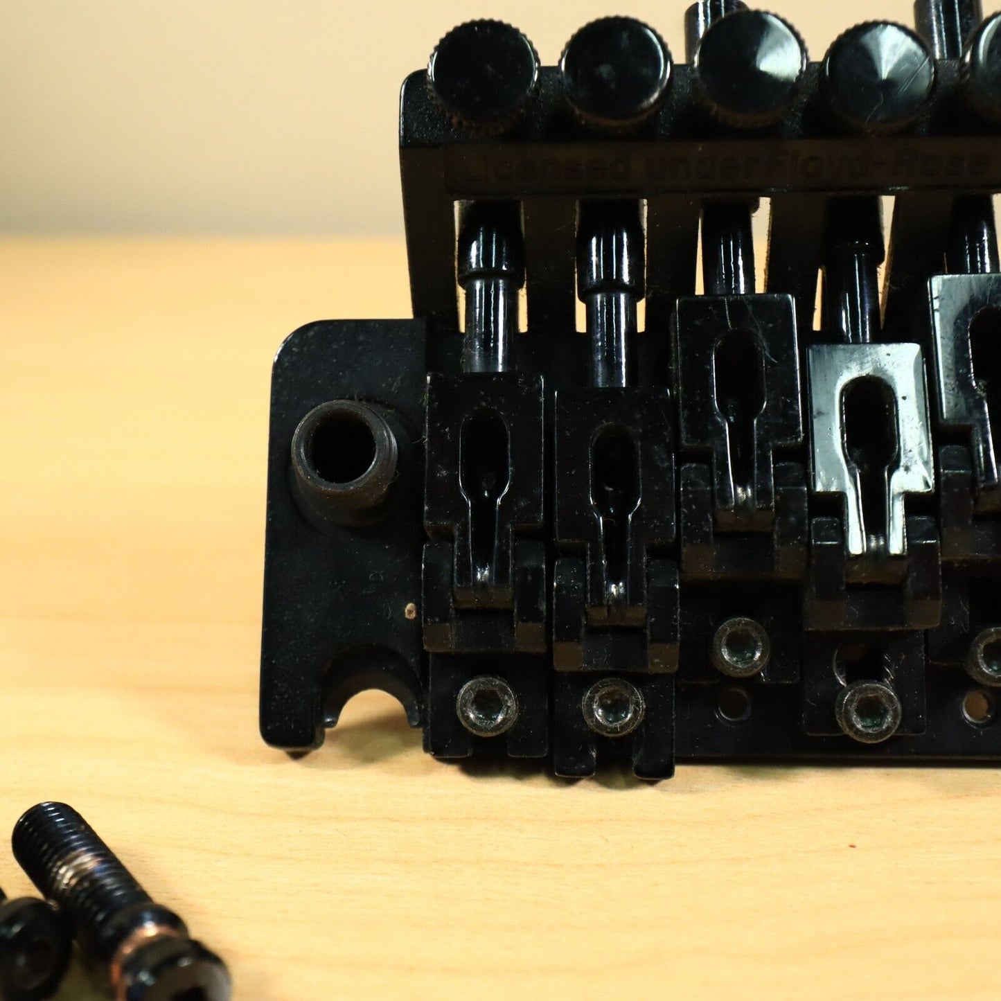 Floyd Rose Licensed String-through Tremolo System