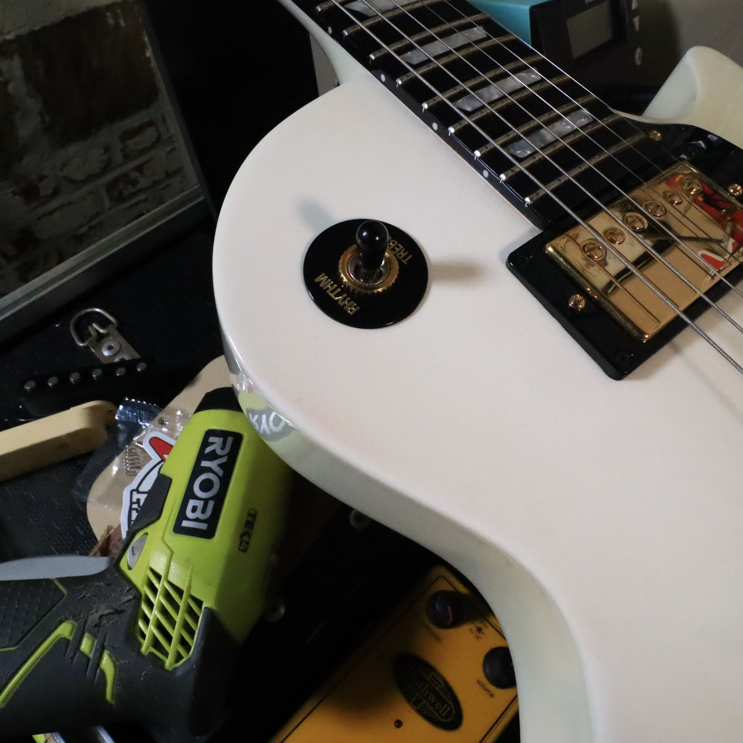 1997 Gibson Les Paul Studio Alpine White