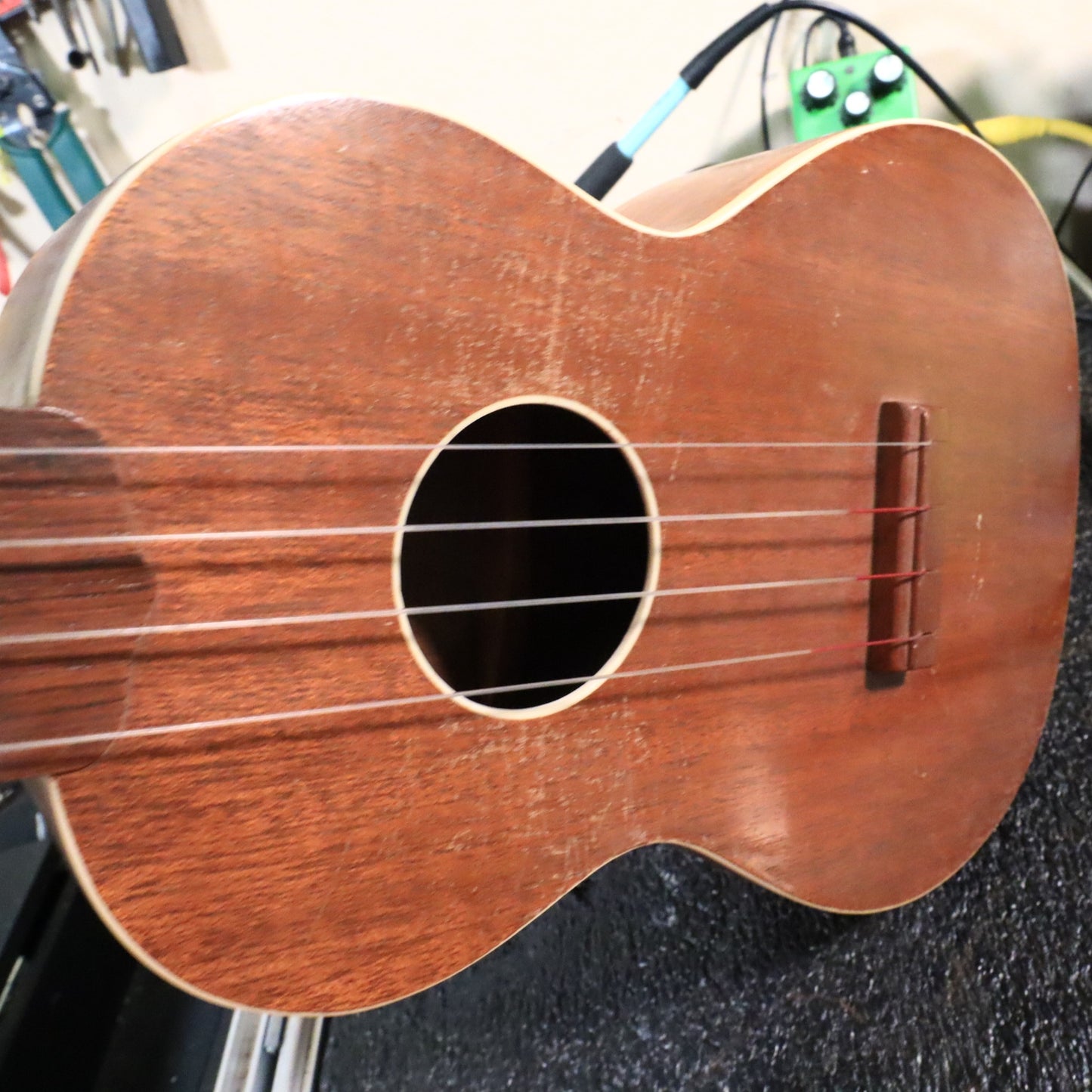Vintage Harmony soprano ukulele Made In Chicago, US Mahogany 12 Fret