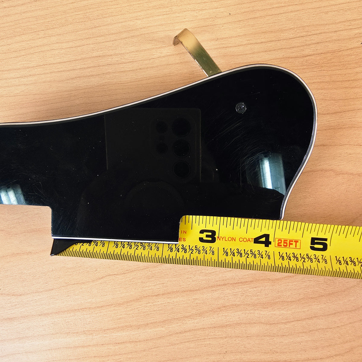 Golpeador para guitarra Ibanez Artist Archtop de 12 cuerdas con soporte de montaje - multicapa negro