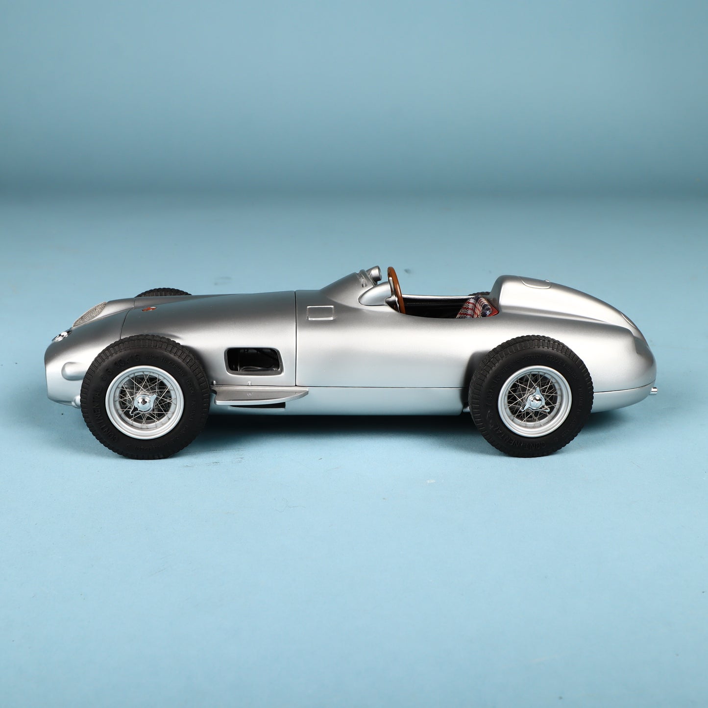 1:18 Scale CMC Die-Cast Mercedes-Benz W196