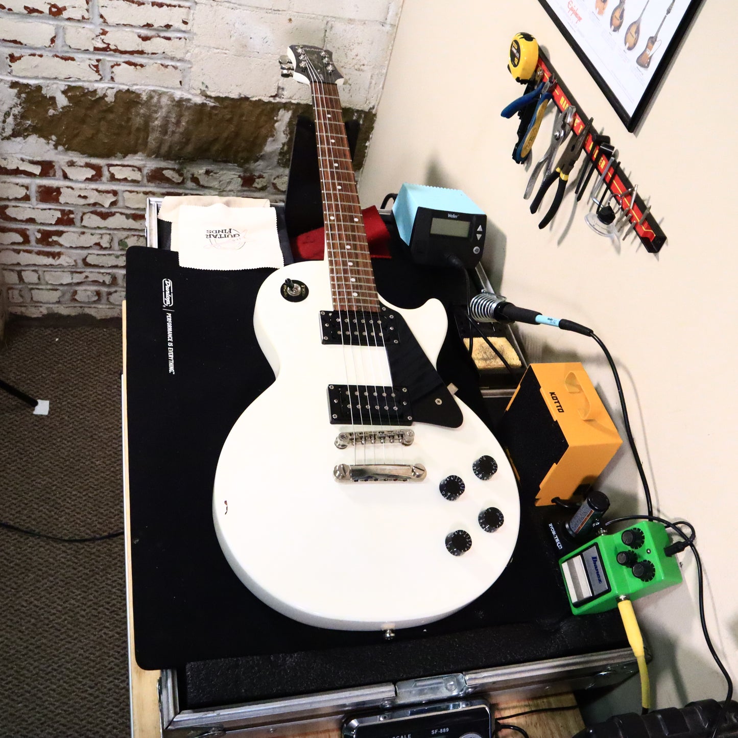 2013 Epiphone Les Paul Studio Alpine White