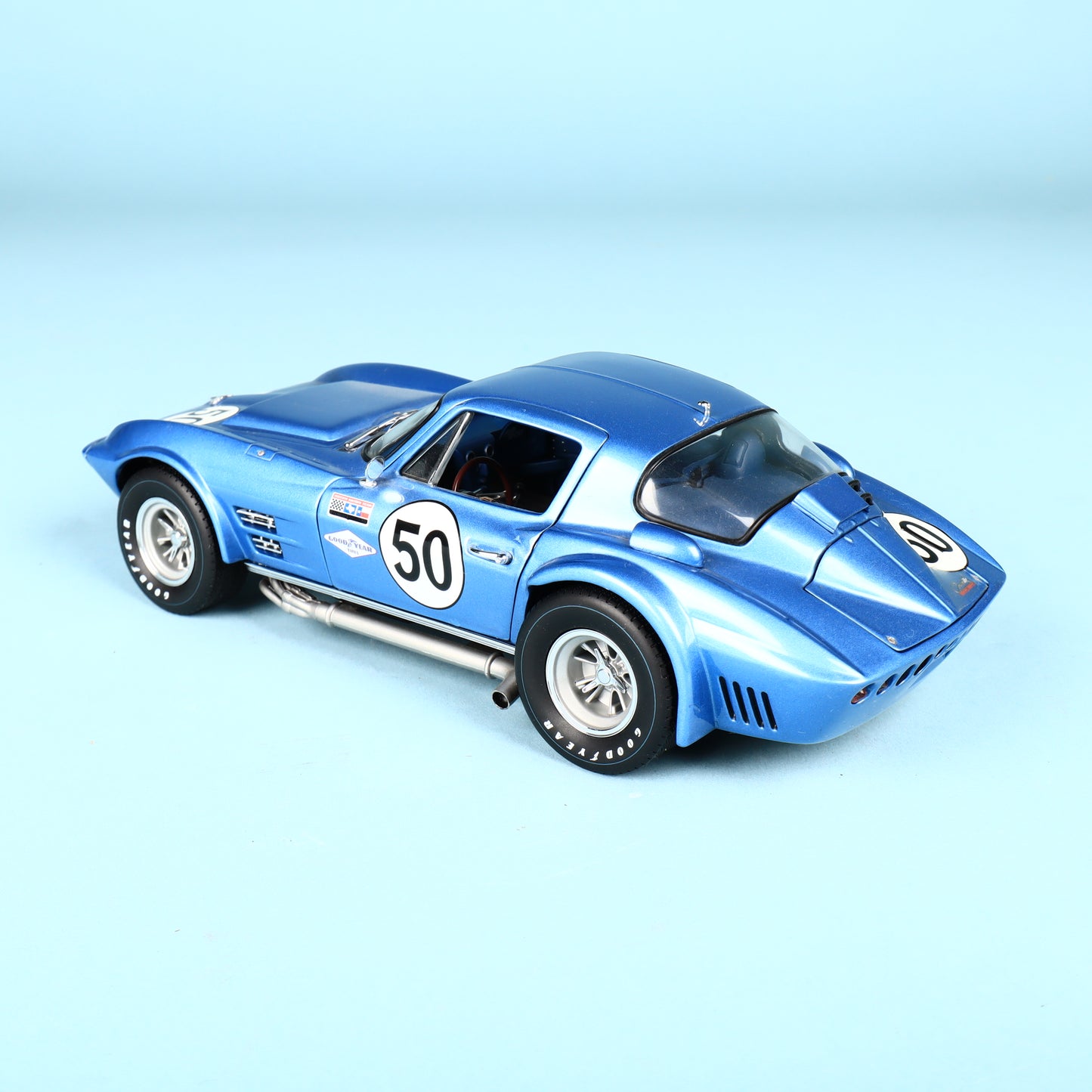 1:18 EXOTO 1963 Chevrolet Corvette Grand Sport Cup #50