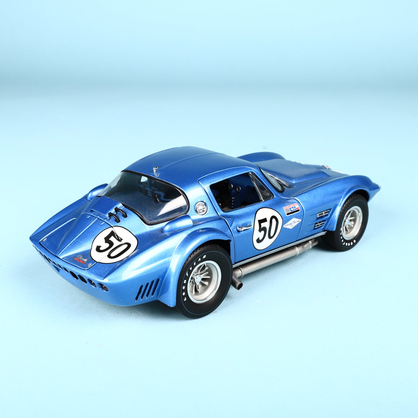 1:18 EXOTO 1963 Chevrolet Corvette Grand Sport Cup #50