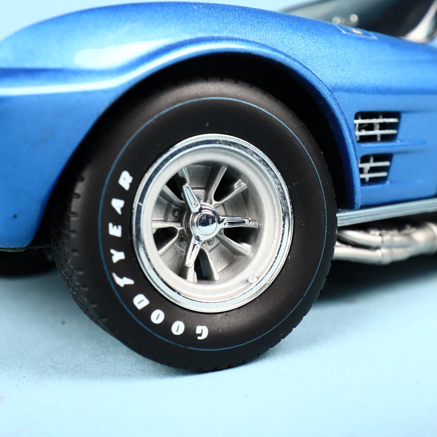 1:18 EXOTO 1963 Chevrolet Corvette Grand Sport Cup #50