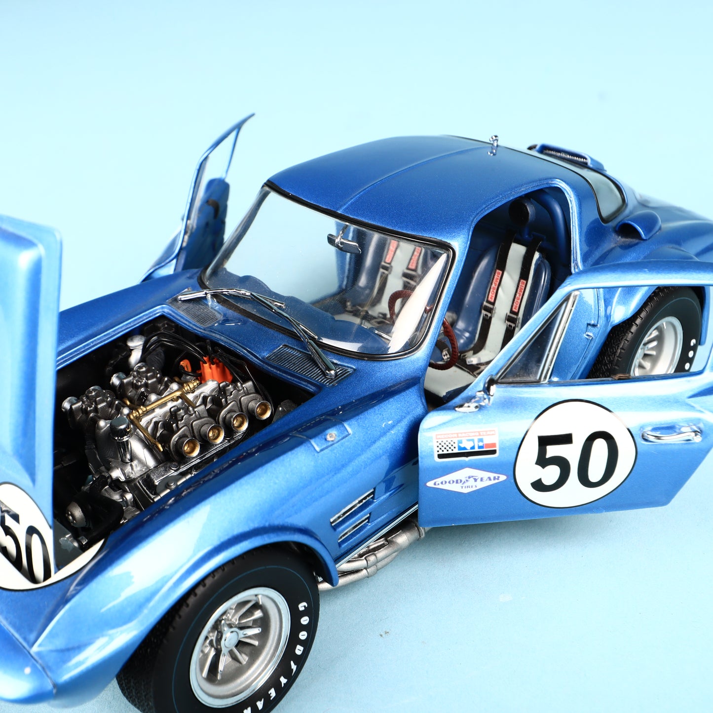 1:18 EXOTO 1963 Chevrolet Corvette Grand Sport Cup #50