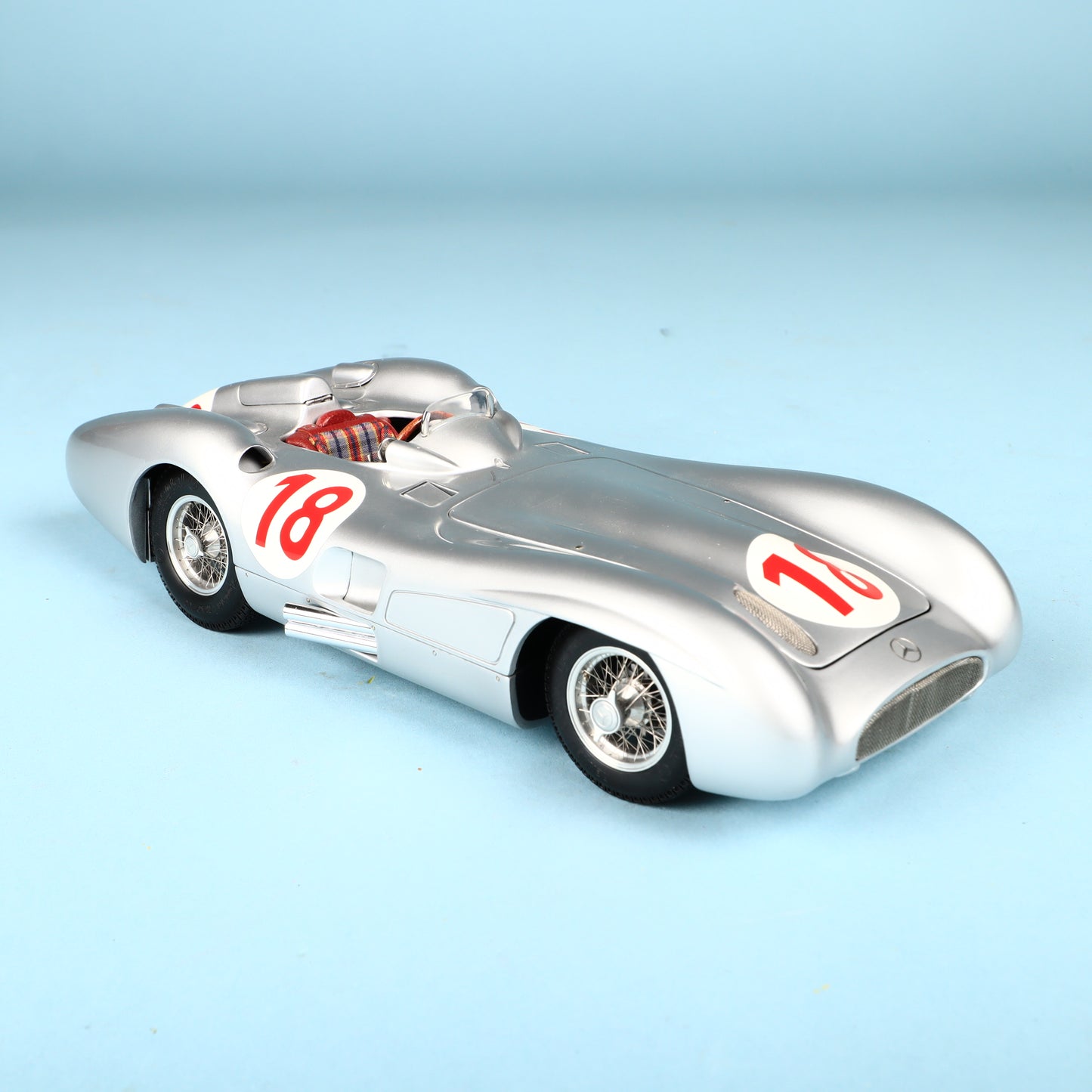 CMC 1/18 Mercedes-Benz W196R 1954/55 Streamliner body