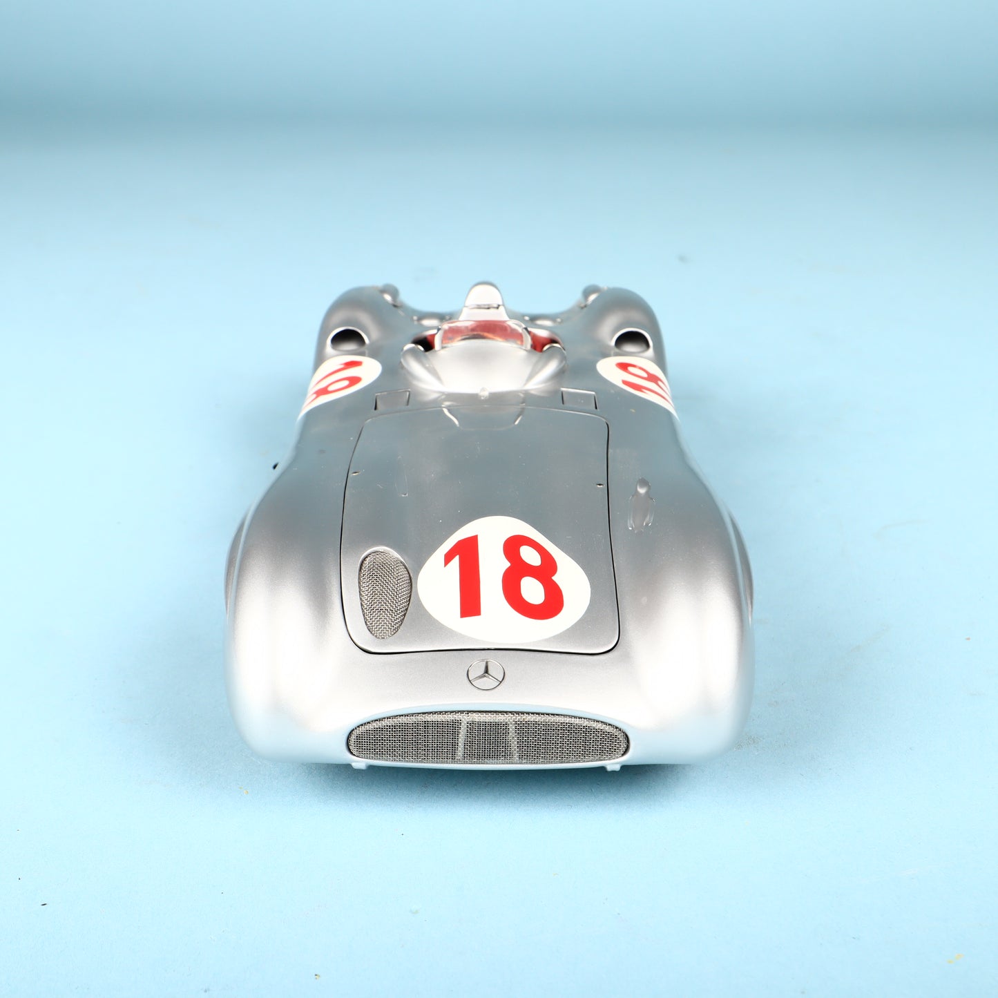 CMC 1/18 Mercedes-Benz W196R 1954/55 Streamliner body