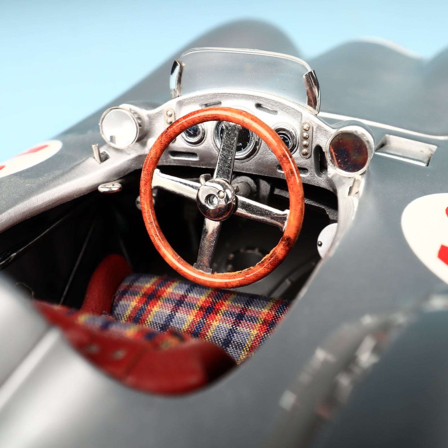 CMC 1/18 Mercedes-Benz W196R 1954/55 Streamliner body