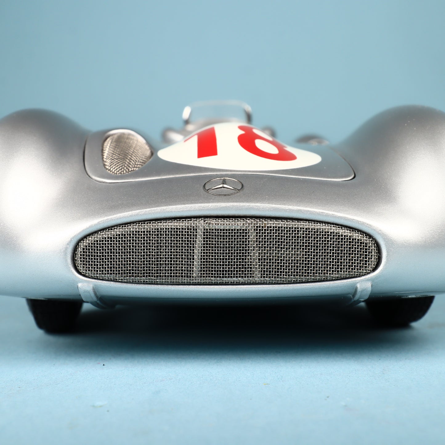 CMC 1/18 Mercedes-Benz W196R 1954/55 Streamliner body
