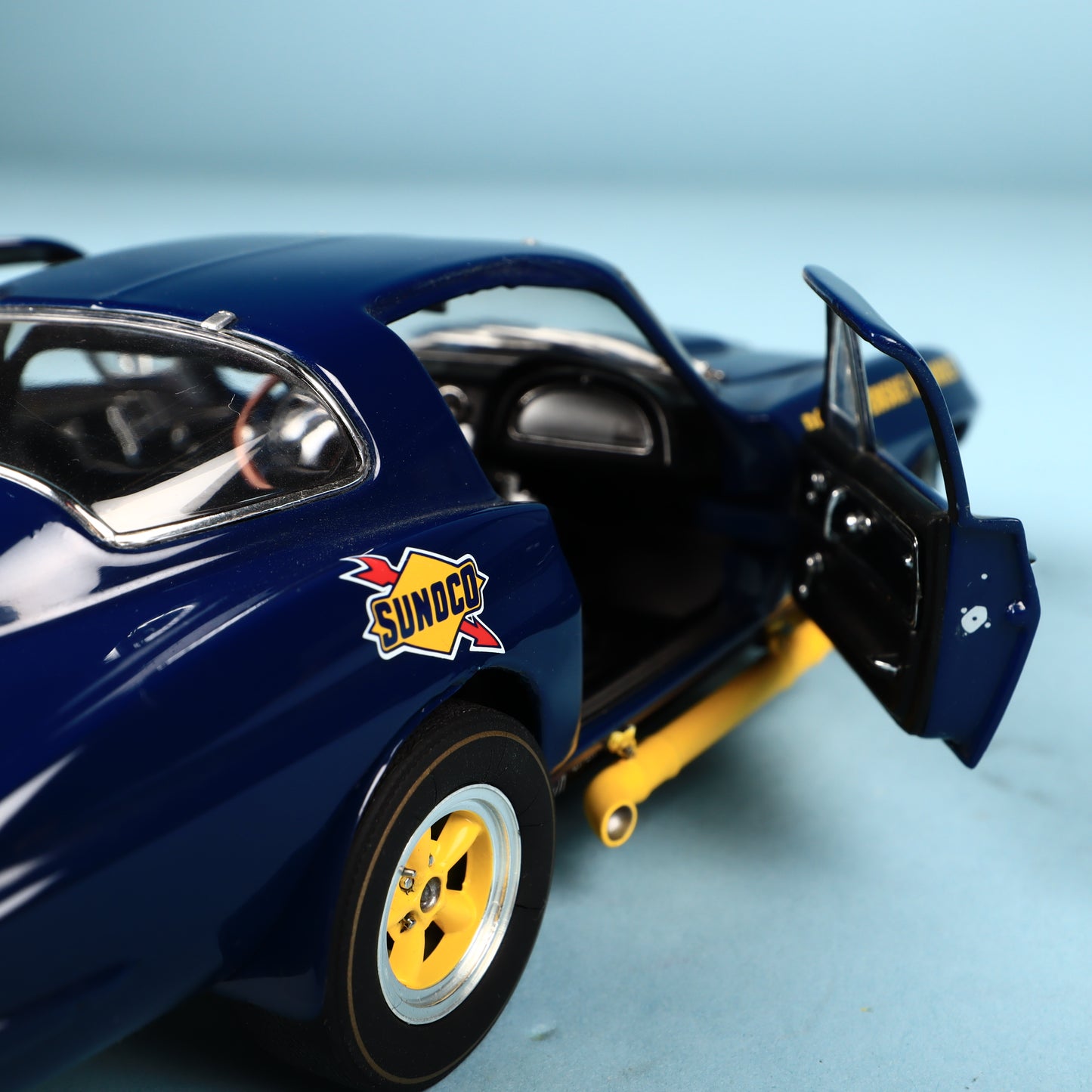Corvette Diecast Car Exoto 1:18 1966 Stingray #9 Race Penske Sunoco