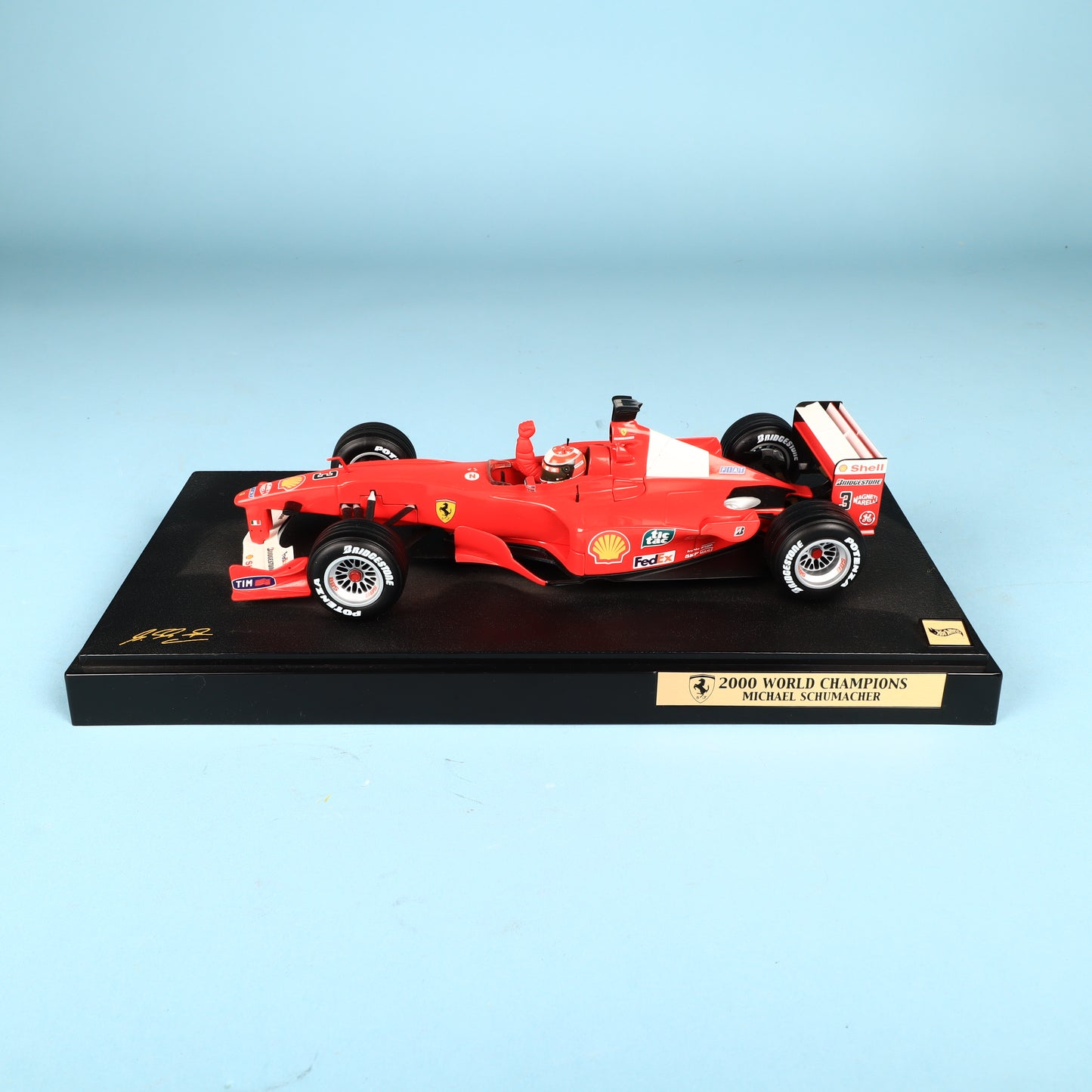 1:18 Scale Michael Schumacher Scuderia Ferrari WORLD CHAMPION F1-2000